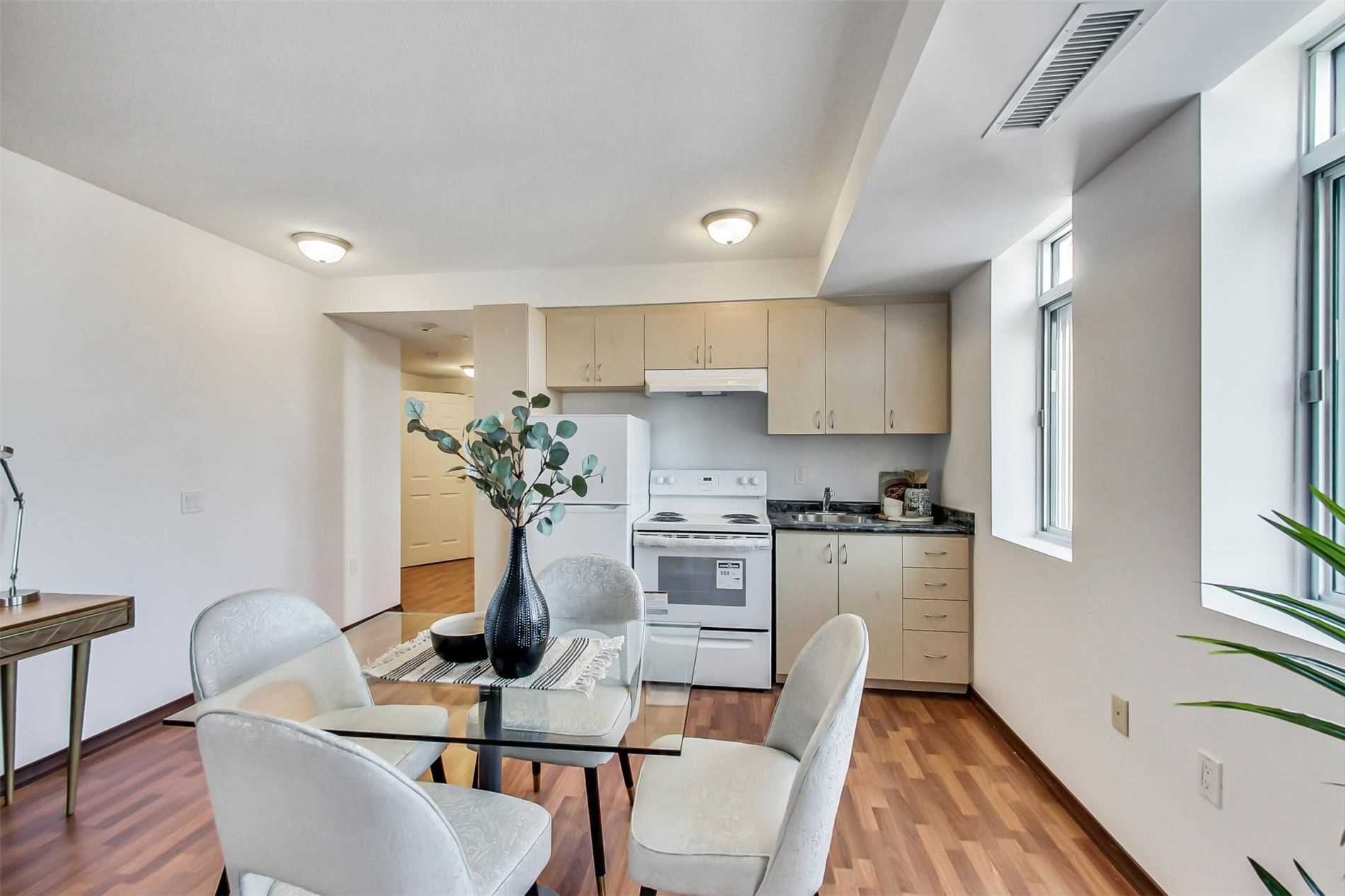 #901 - 15 Maplewood Ave, Toronto, ON M6C4B4 | 1 Bedroom 1 Bathroom Condo Apt | Image 11