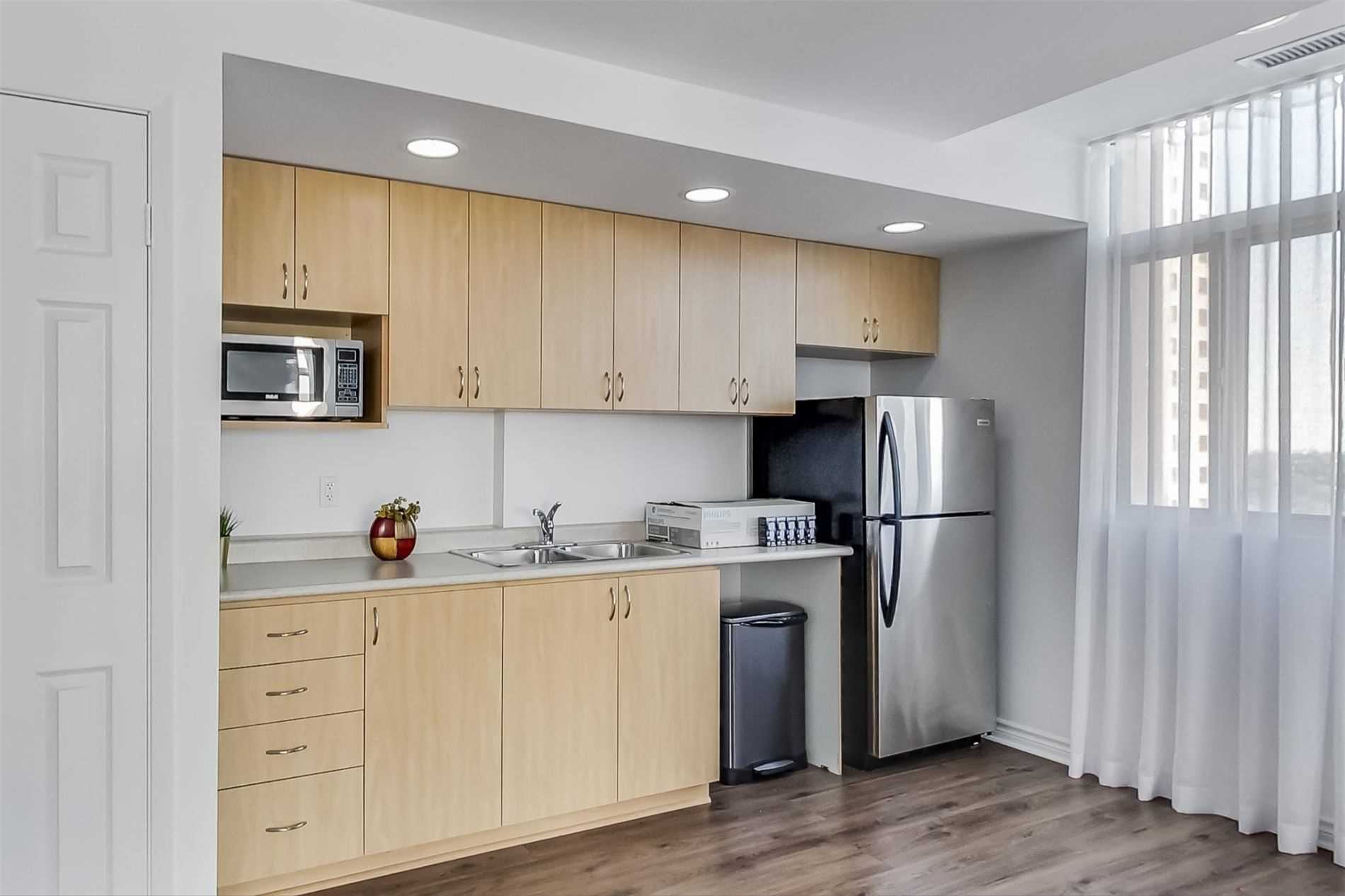 #901 - 15 Maplewood Ave, Toronto, ON M6C4B4 | 1 Bedroom 1 Bathroom Condo Apt | Image 25