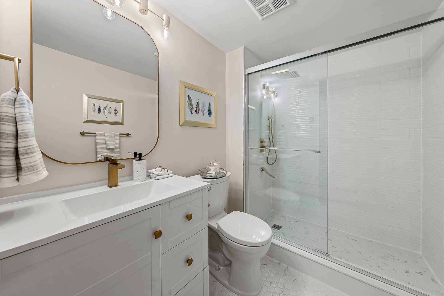 #1201 - 95 Lombard St, Toronto, ON M5C2V3 | 1 Bedroom 2 Bathroom Condo Apt | Image 34