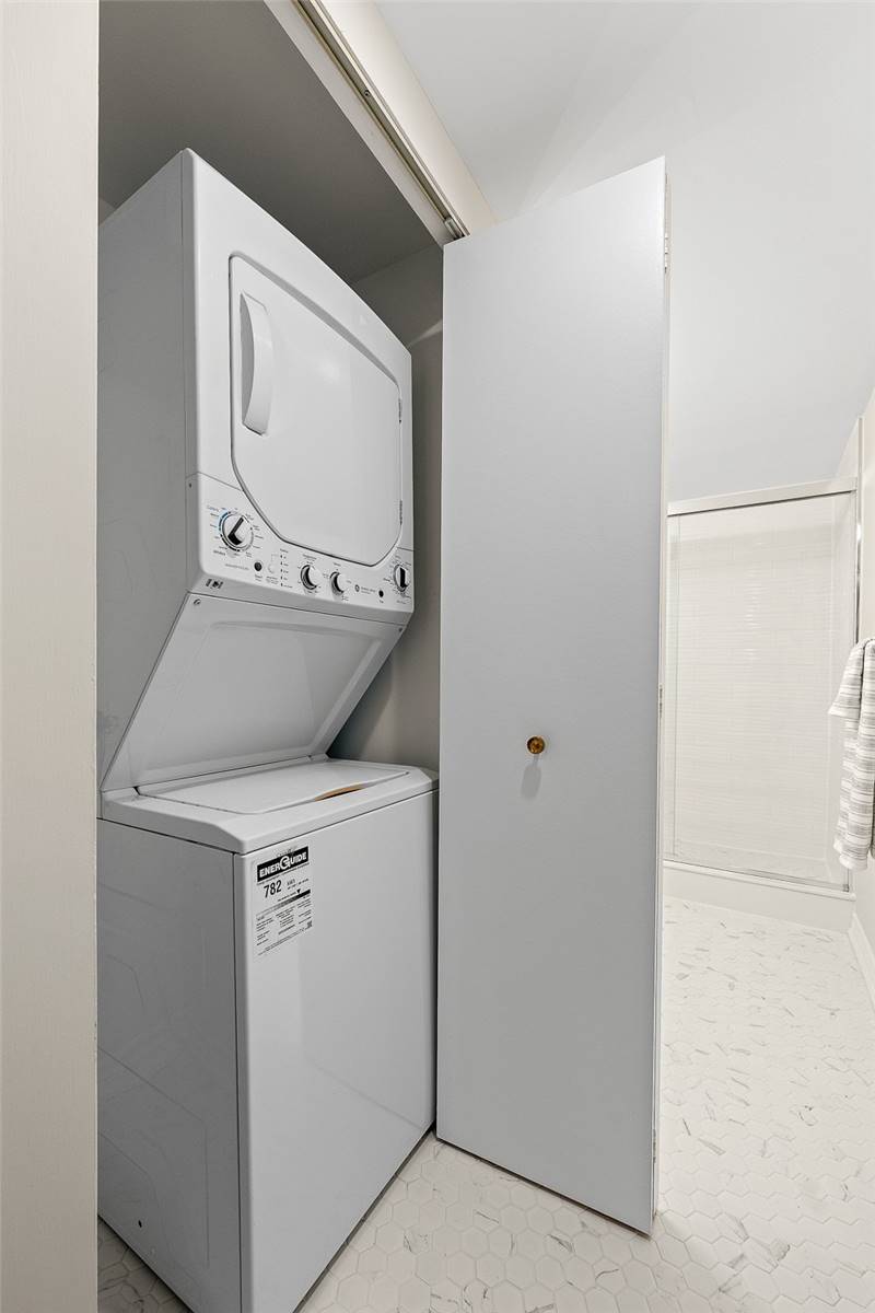 #1201 - 95 Lombard St, Toronto, ON M5C2V3 | 1 Bedroom 2 Bathroom Condo Apt | Image 37
