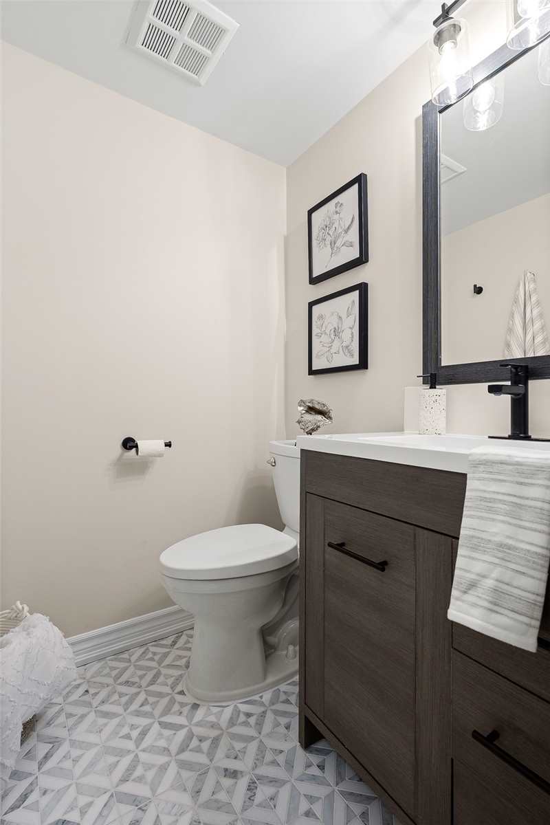 #1201 - 95 Lombard St, Toronto, ON M5C2V3 | 1 Bedroom 2 Bathroom Condo Apt | Image 7