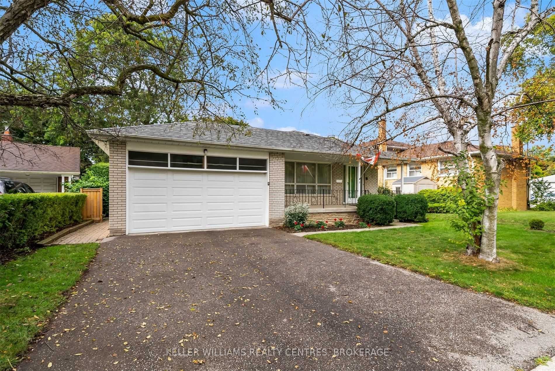 3 Prattley Dr, Toronto, ON M2J2K1 | 3 Bedroom 2 Bathroom Detached House | Image 2