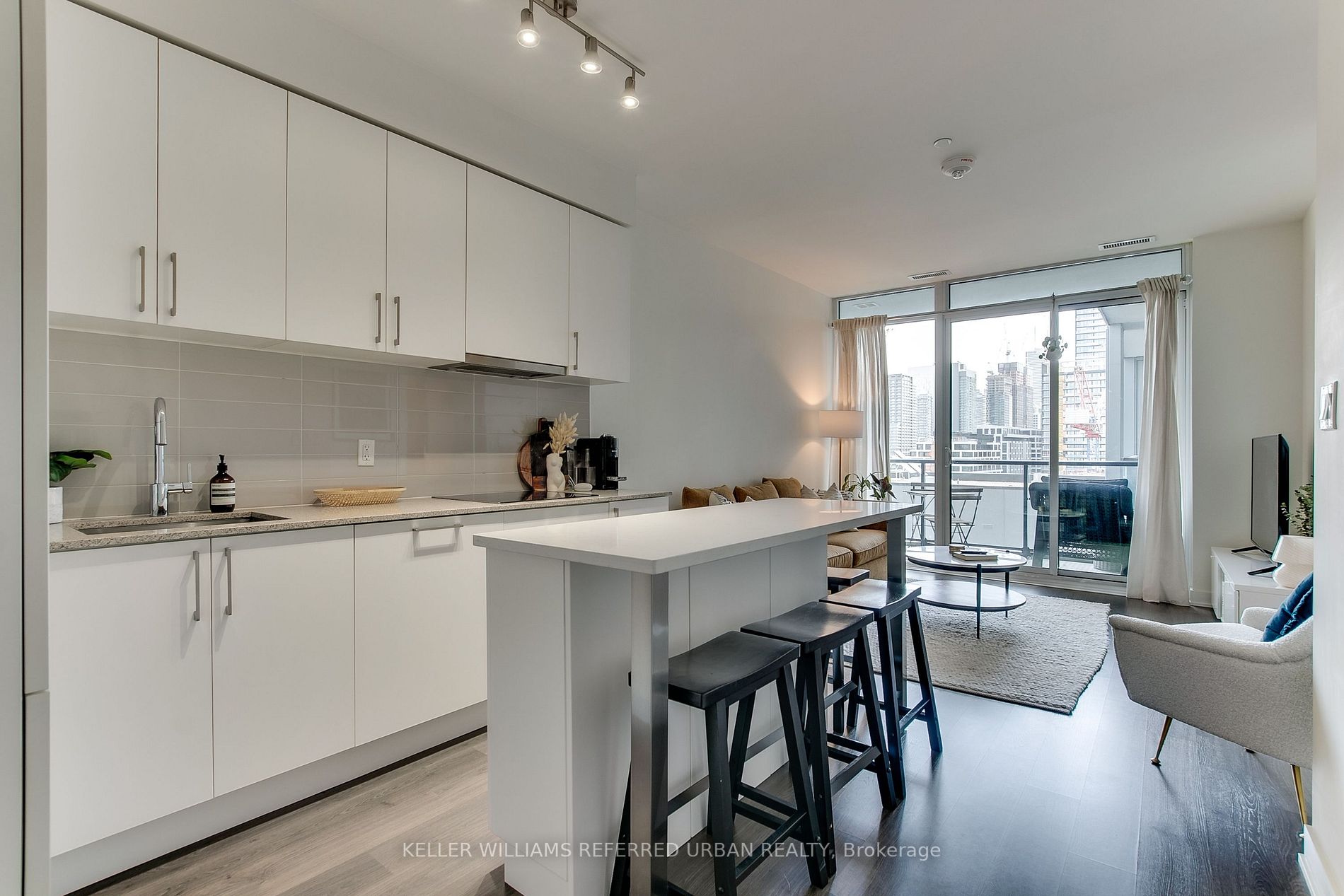 #1619E - 576 Front St W, Toronto, ON M5V1C1 | 1 Bedroom 1 Bathroom Condo Apt | Image 1