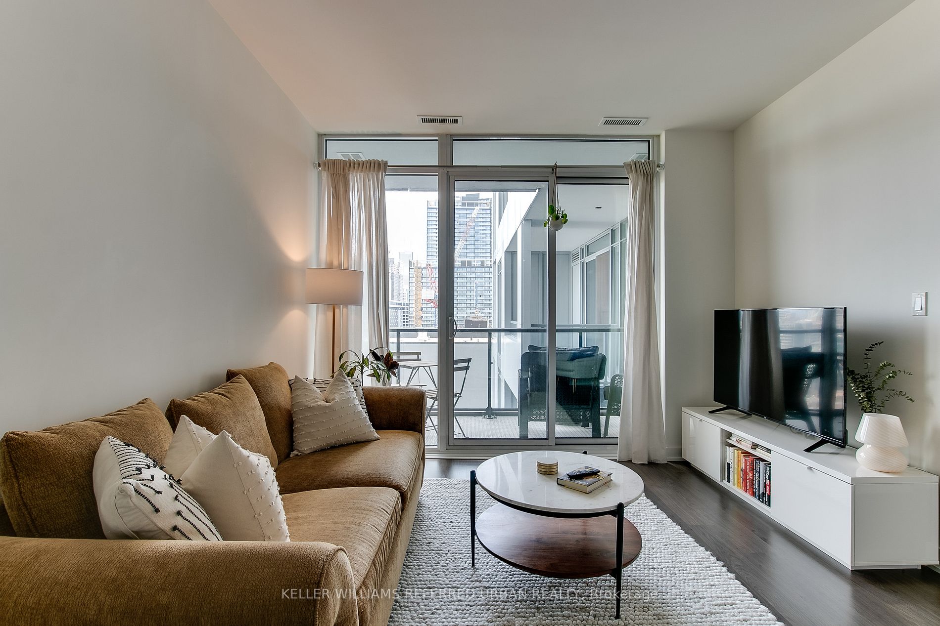 #1619E - 576 Front St W, Toronto, ON M5V1C1 | 1 Bedroom 1 Bathroom Condo Apt | Image 7