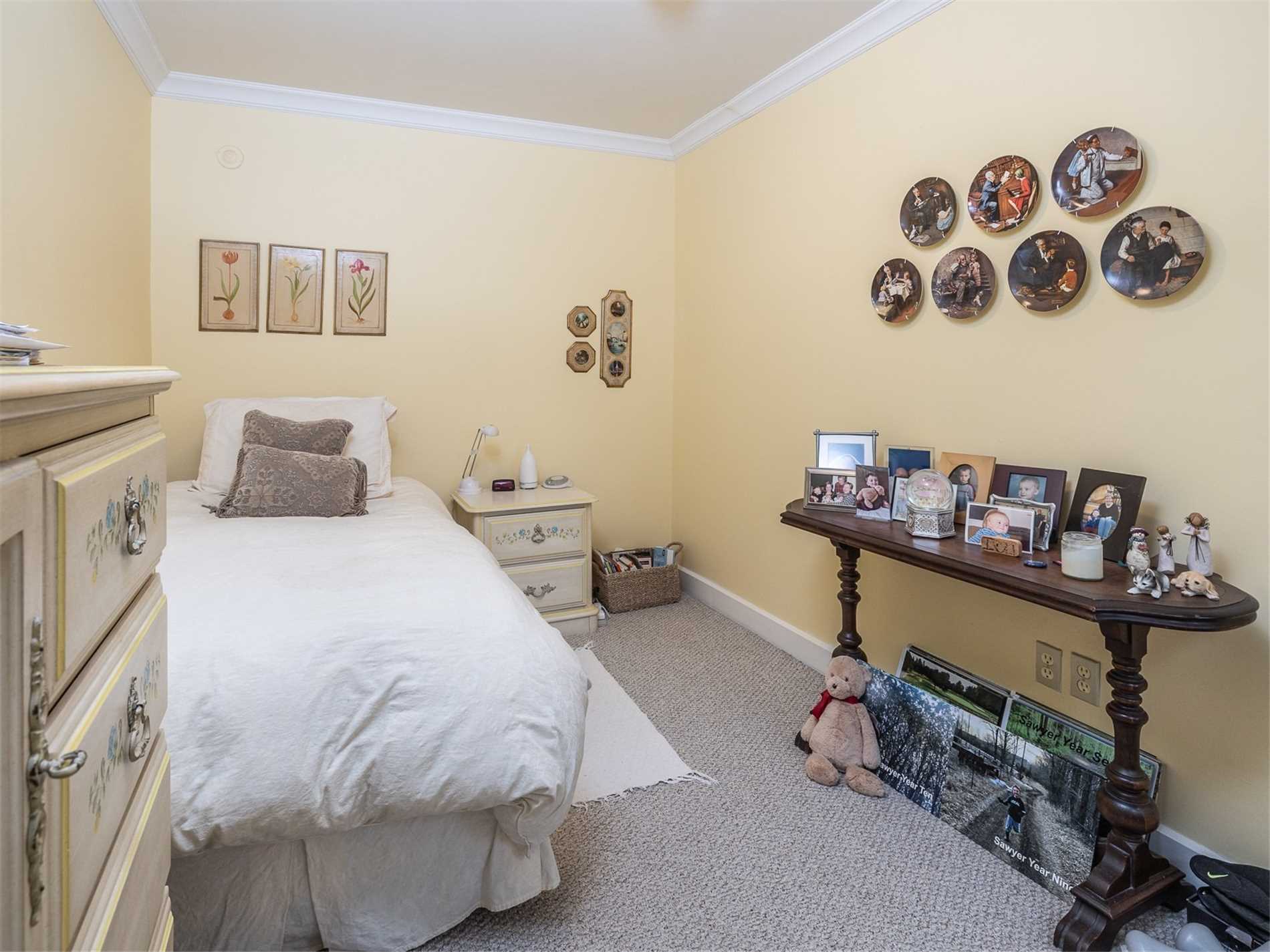 101 Marlborough Ave, Toronto, ON M5R1X5 | 2 Bedroom 3 Bathroom Freehold Townhouse | Image 11