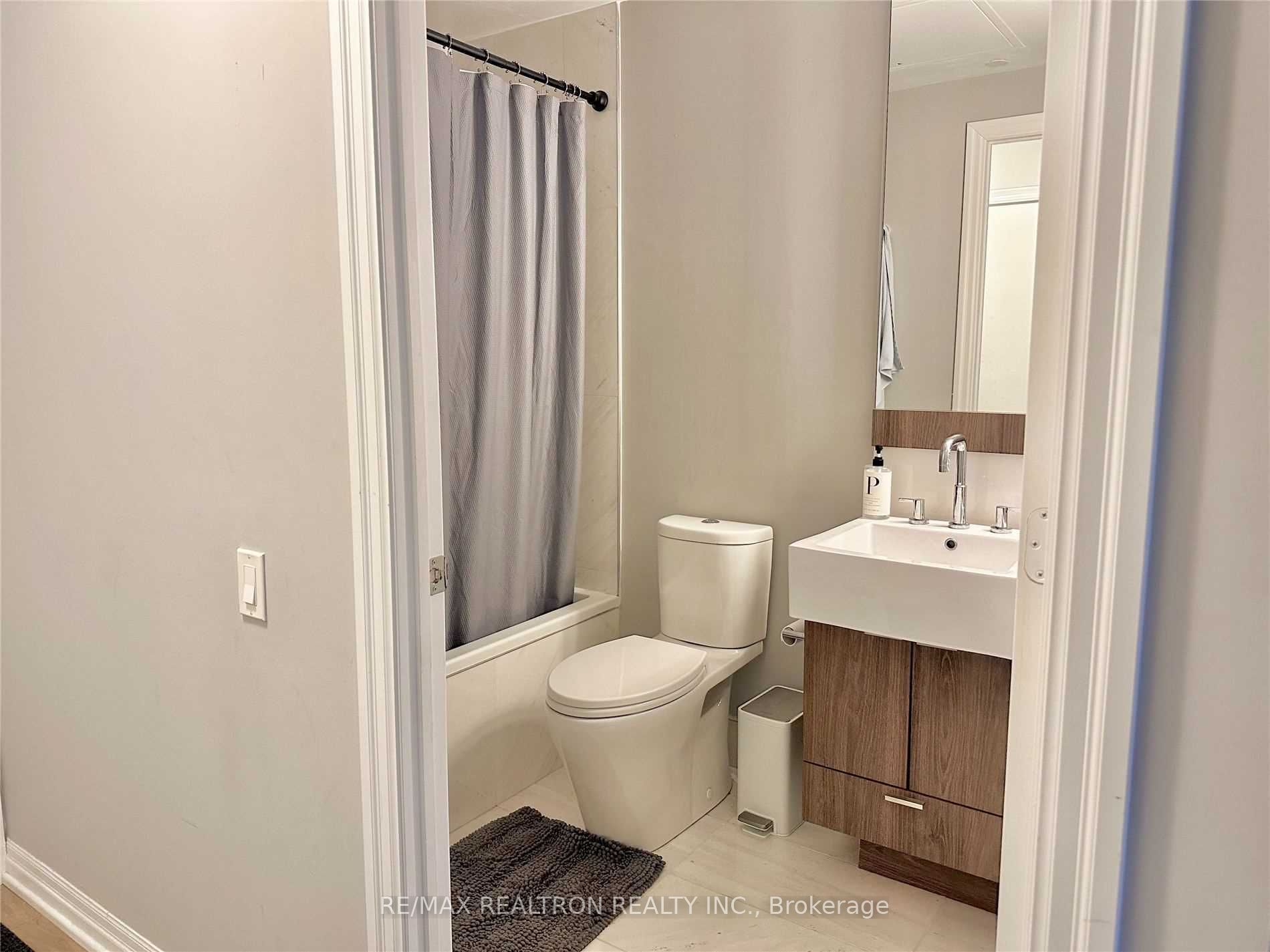 #3704 - 88 Blue Jays Way, Toronto, ON M5V2G3 | 1 Bedroom 1 Bathroom Condo Apt | Image 8