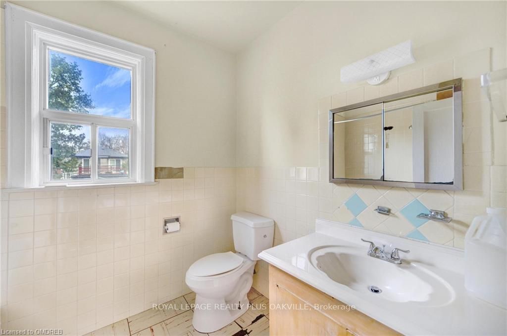 56 Glengarry Ave, Toronto, ON M5M1C9 | 3 Bedroom 2 Bathroom Semi-Detached House | Image 18