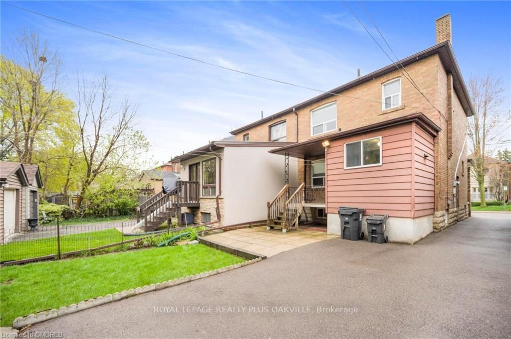 56 Glengarry Ave, Toronto, ON M5M1C9 | 3 Bedroom 2 Bathroom Semi-Detached House | Image 26