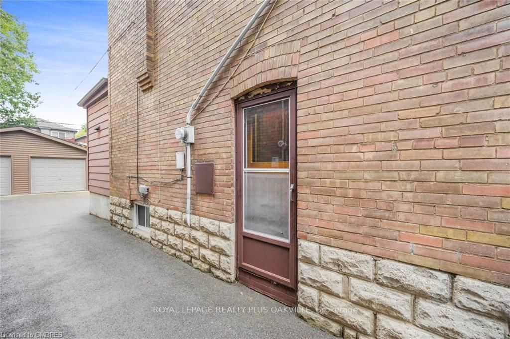 56 Glengarry Ave, Toronto, ON M5M1C9 | 3 Bedroom 2 Bathroom Semi-Detached House | Image 27