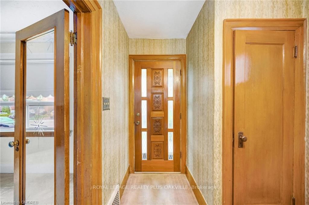 56 Glengarry Ave, Toronto, ON M5M1C9 | 3 Bedroom 2 Bathroom Semi-Detached House | Image 4