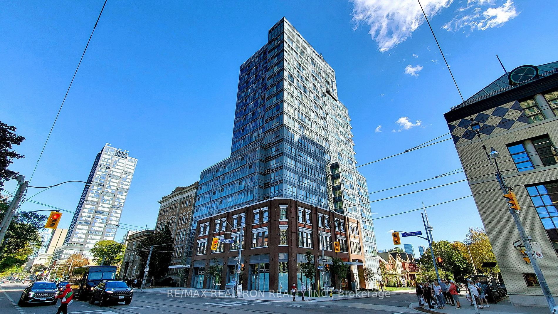 #1008 - 181 Huron St, Toronto, ON M5T2B6 | 1 Bedroom 1 Bathroom Condo Apt | Image 1