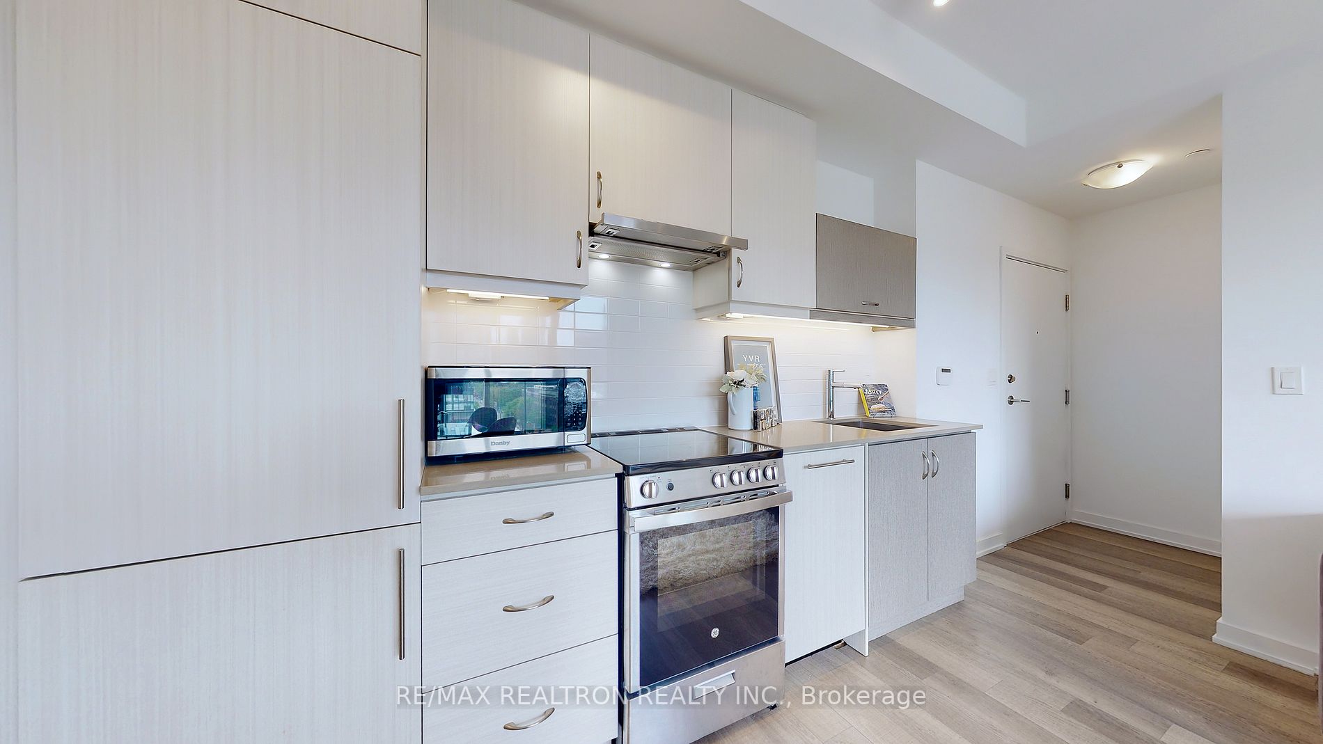 #1008 - 181 Huron St, Toronto, ON M5T2B6 | 1 Bedroom 1 Bathroom Condo Apt | Image 18