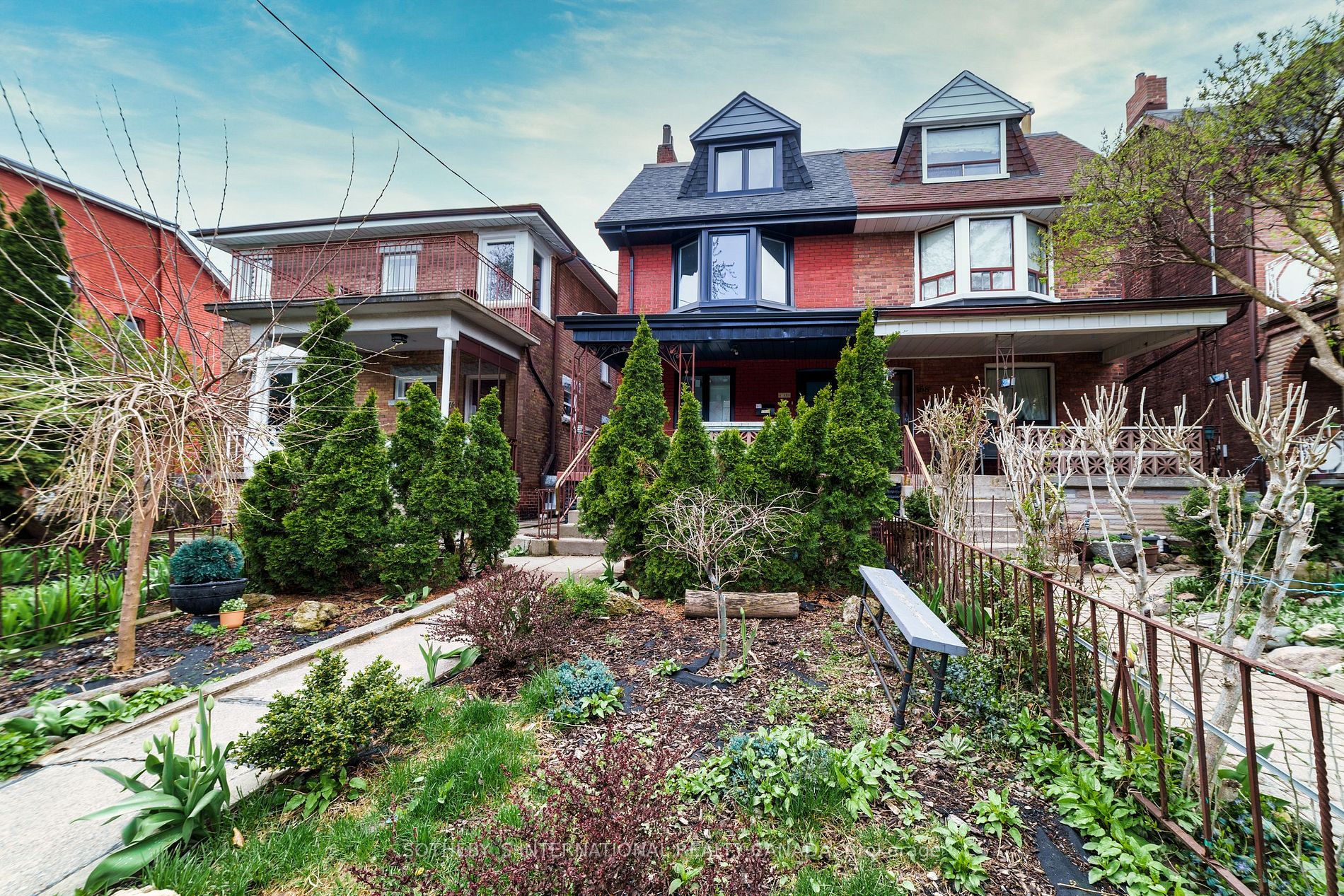 166 Grace St, Toronto, ON M6G3A6 | 5 Bedroom 4 Bathroom Semi-Detached House | Image 1