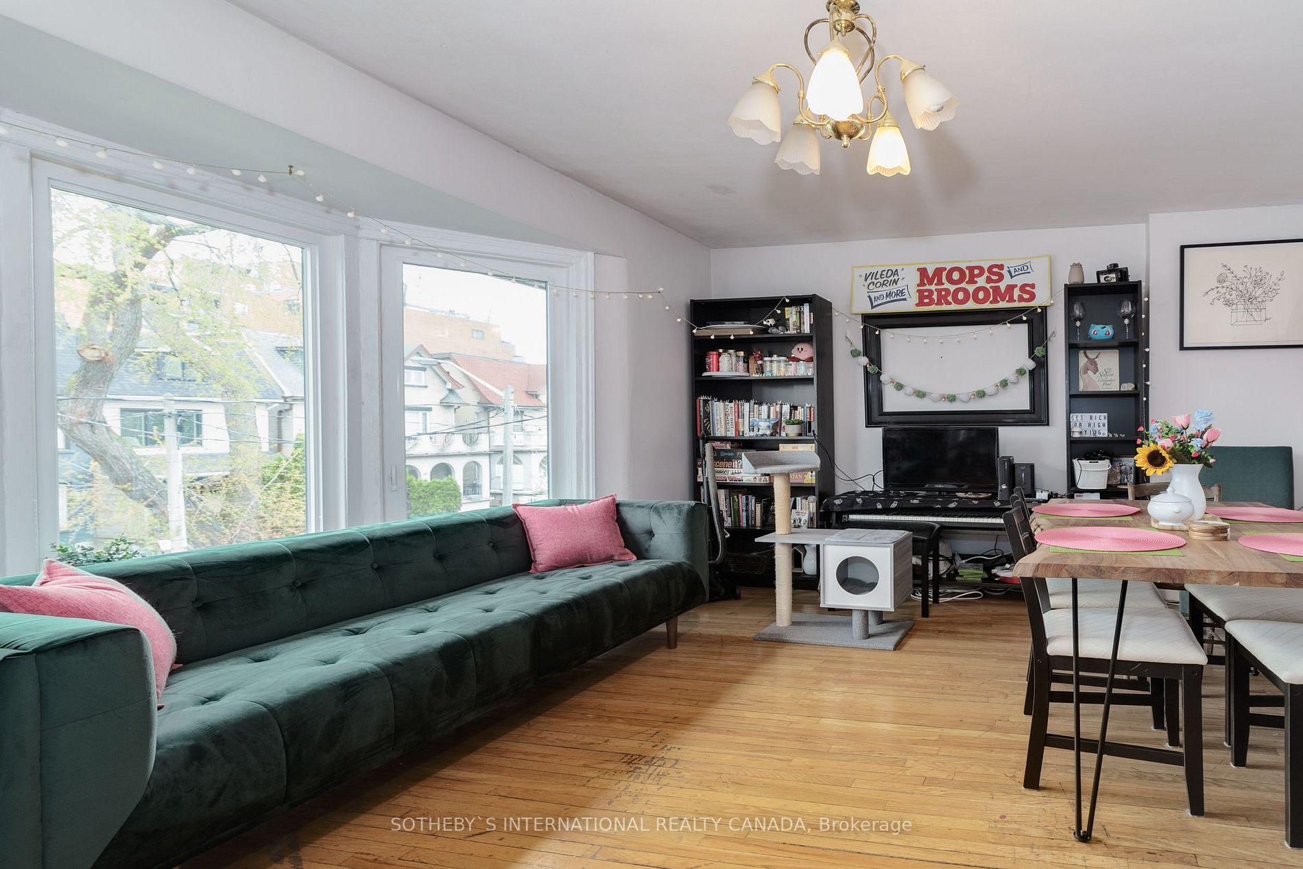 166 Grace St, Toronto, ON M6G3A6 | 5 Bedroom 4 Bathroom Semi-Detached House | Image 10