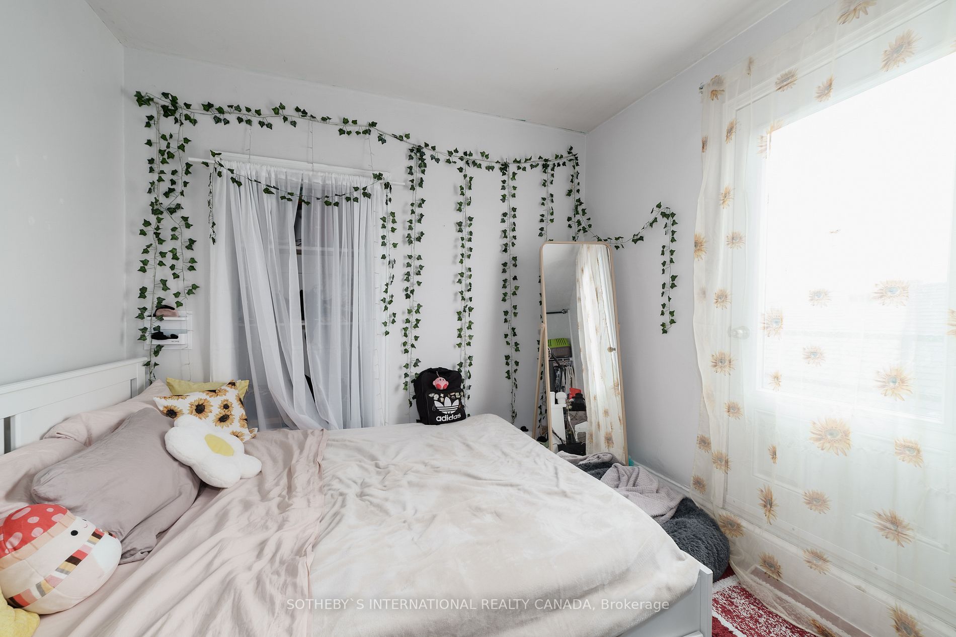 166 Grace St, Toronto, ON M6G3A6 | 5 Bedroom 4 Bathroom Semi-Detached House | Image 15