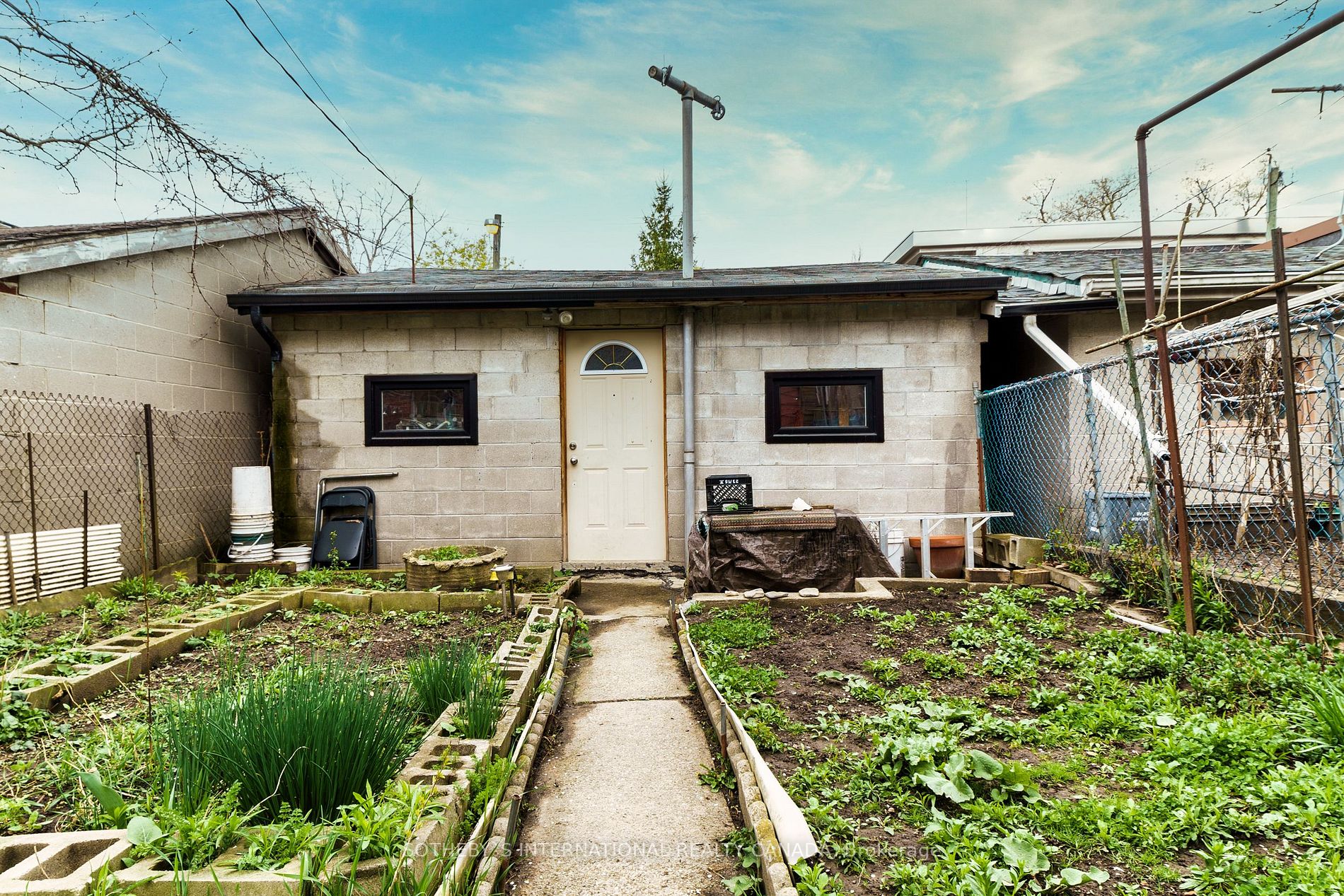 166 Grace St, Toronto, ON M6G3A6 | 5 Bedroom 4 Bathroom Semi-Detached House | Image 17