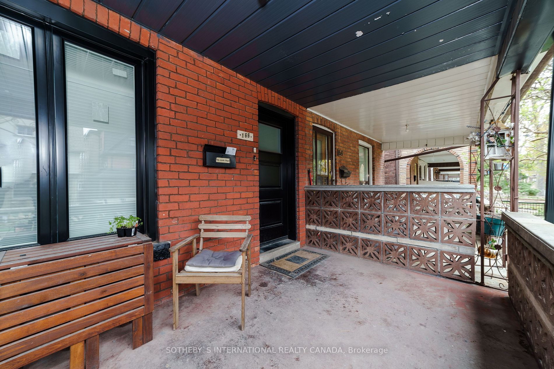 166 Grace St, Toronto, ON M6G3A6 | 5 Bedroom 4 Bathroom Semi-Detached House | Image 2