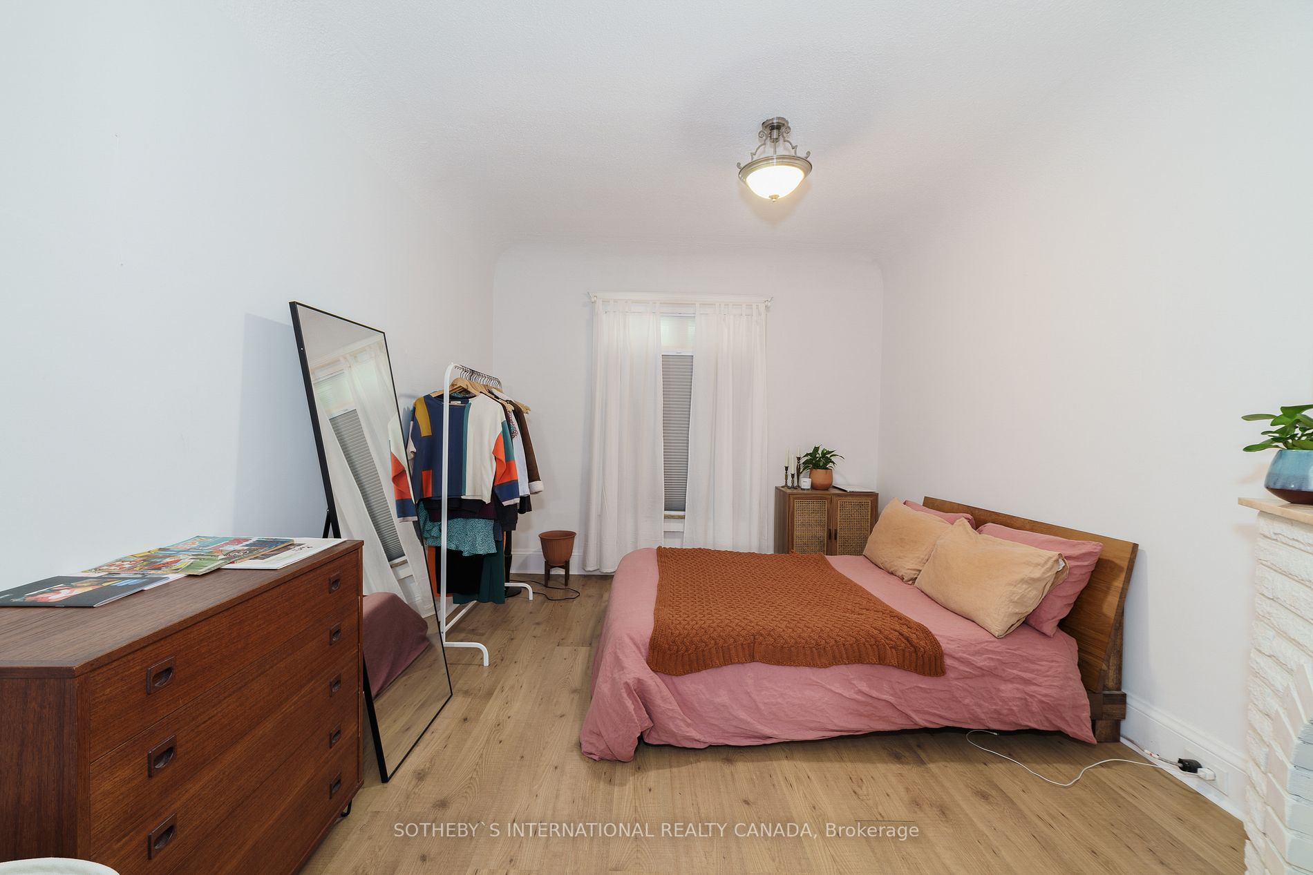 166 Grace St, Toronto, ON M6G3A6 | 5 Bedroom 4 Bathroom Semi-Detached House | Image 7