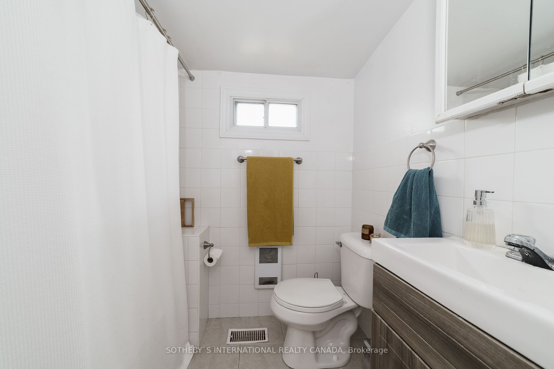 166 Grace St, Toronto, ON M6G3A6 | 5 Bedroom 4 Bathroom Semi-Detached House | Image 8