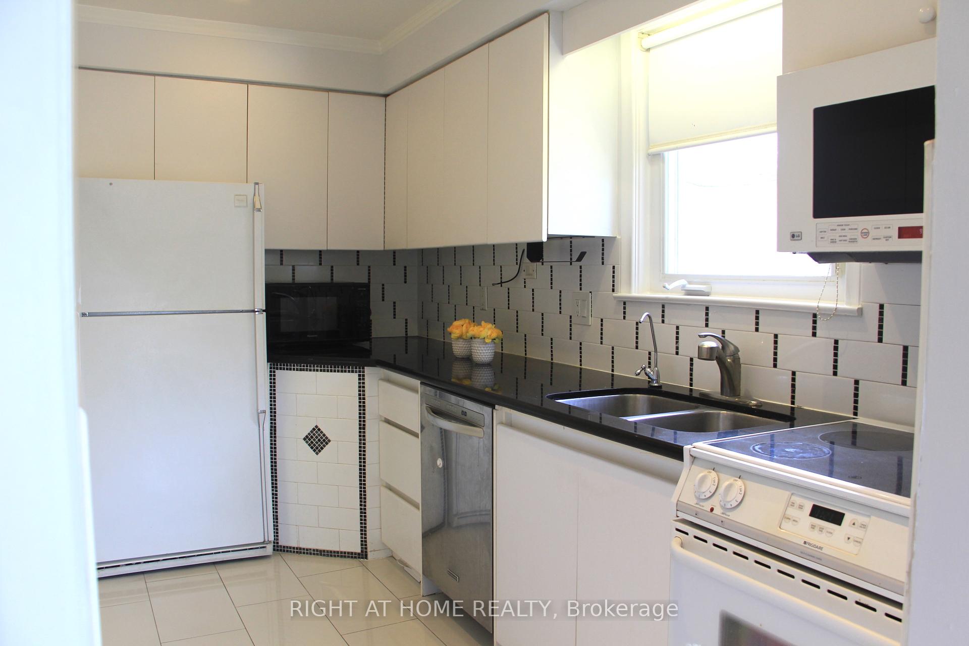 45 Mcallister Rd, Toronto, ON M3H2N1 | 3 Bedroom 3 Bathroom Detached House | Image 7