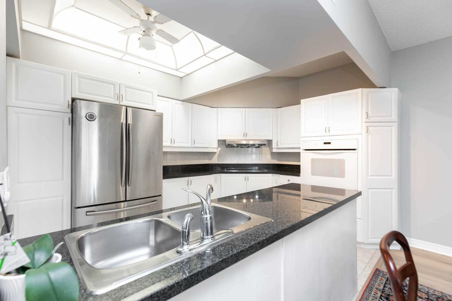 #109 - 211 Randolph Rd, Toronto, ON M4G4H1 | 2 Bedroom 2 Bathroom Condo Apt | Image 14