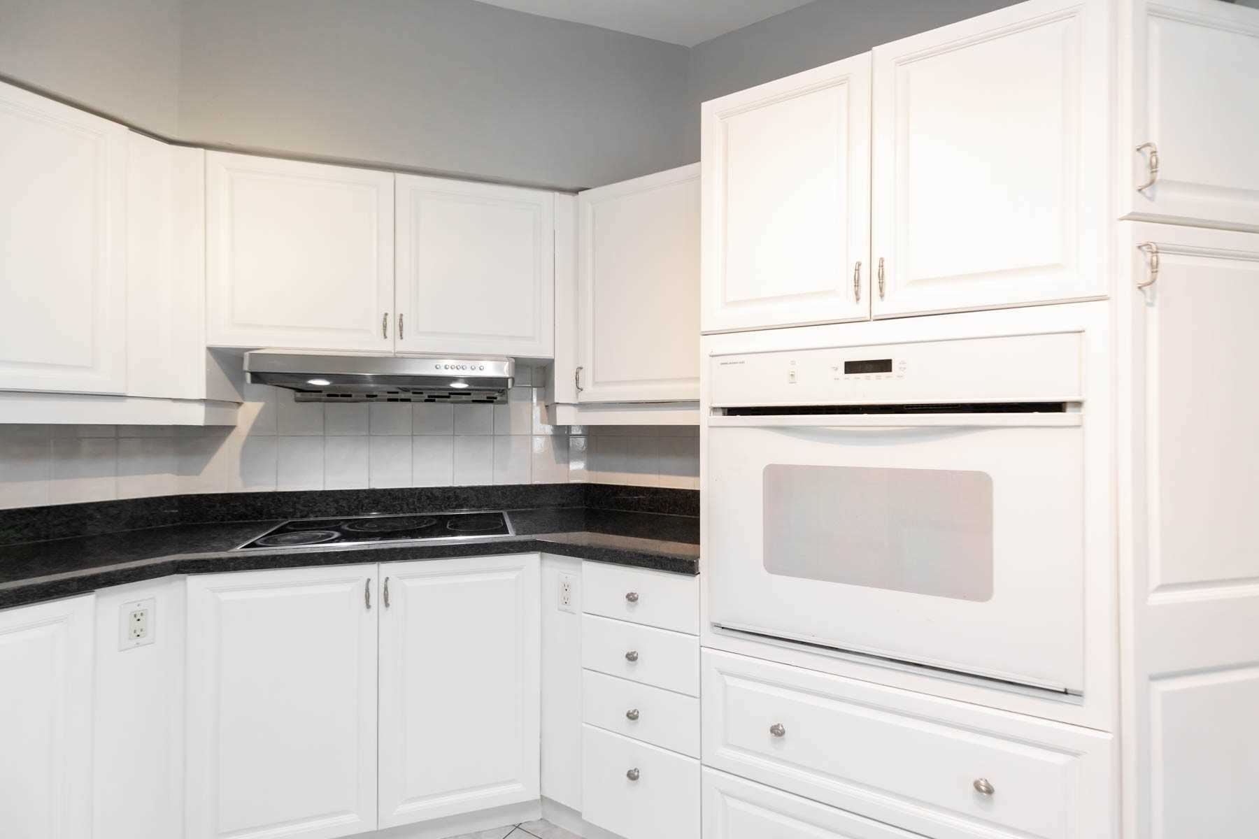 #109 - 211 Randolph Rd, Toronto, ON M4G4H1 | 2 Bedroom 2 Bathroom Condo Apt | Image 17