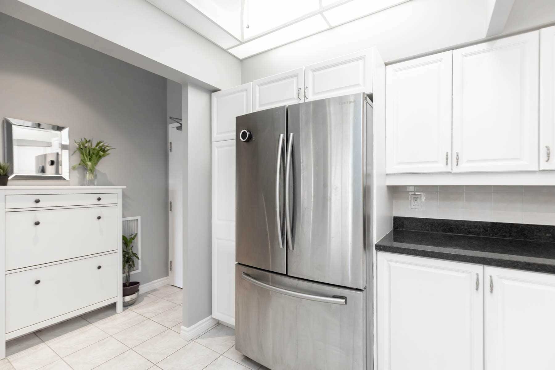 #109 - 211 Randolph Rd, Toronto, ON M4G4H1 | 2 Bedroom 2 Bathroom Condo Apt | Image 18