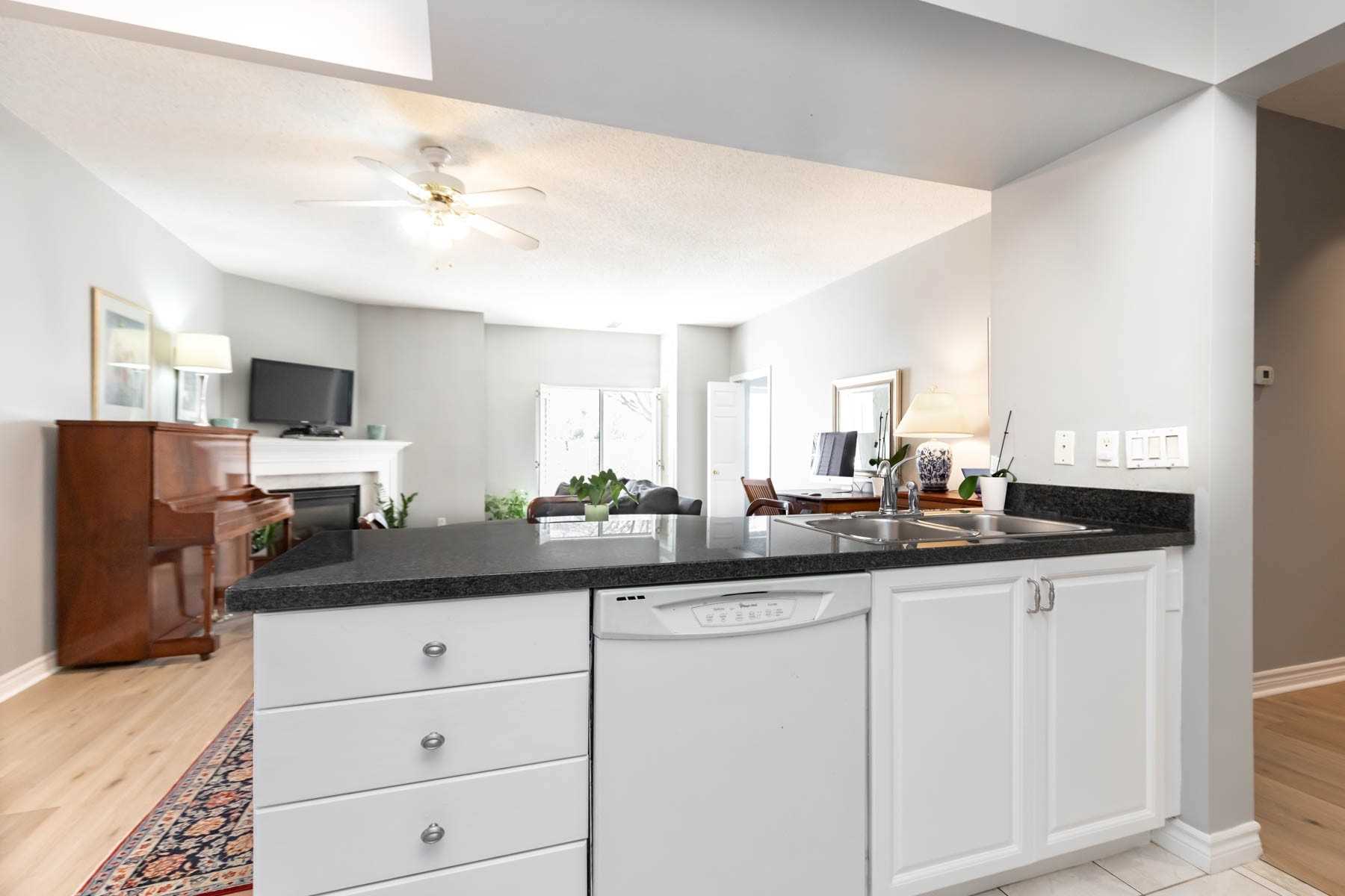 #109 - 211 Randolph Rd, Toronto, ON M4G4H1 | 2 Bedroom 2 Bathroom Condo Apt | Image 19