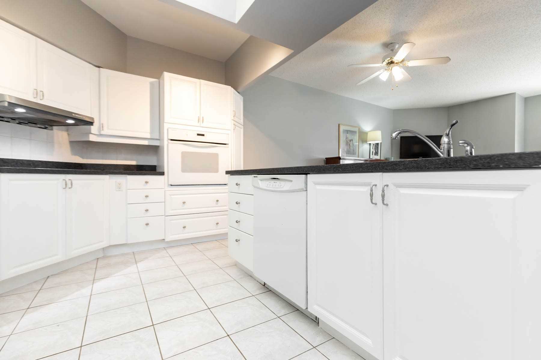 #109 - 211 Randolph Rd, Toronto, ON M4G4H1 | 2 Bedroom 2 Bathroom Condo Apt | Image 20