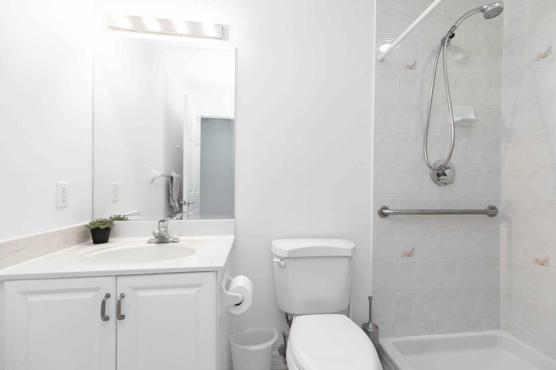 #109 - 211 Randolph Rd, Toronto, ON M4G4H1 | 2 Bedroom 2 Bathroom Condo Apt | Image 27