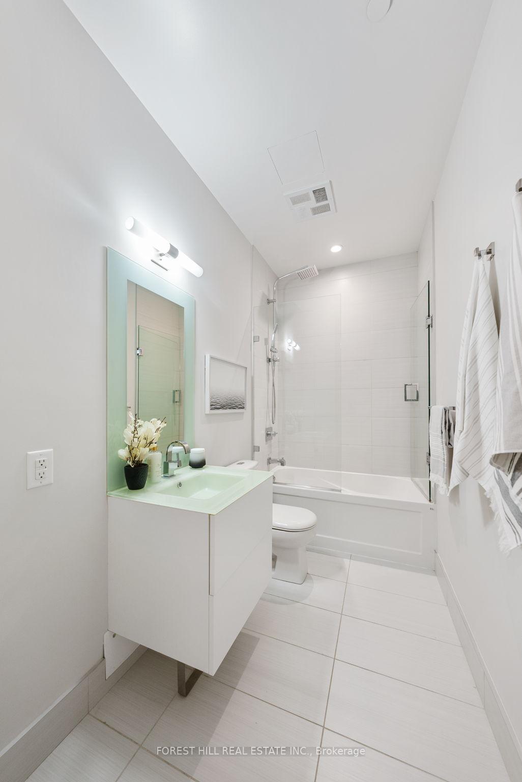 #1002 - 111 St Clair Ave W, Toronto, ON M4V1N5 | 1 Bedroom 1 Bathroom Condo Apt | Image 21