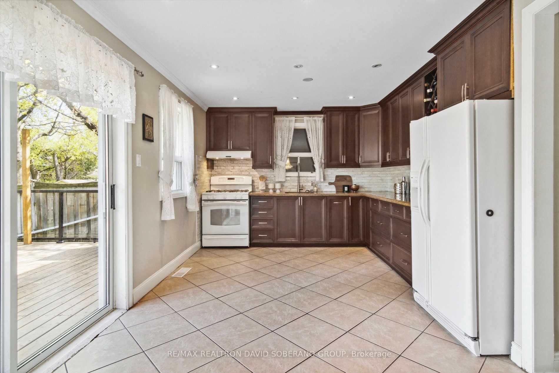 95 Collinson Blvd, Toronto, ON M3H3C2 | 3 Bedroom 2 Bathroom Detached House | Image 16