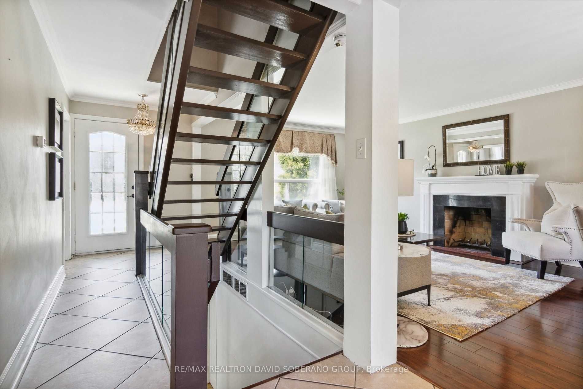 95 Collinson Blvd, Toronto, ON M3H3C2 | 3 Bedroom 2 Bathroom Detached House | Image 3