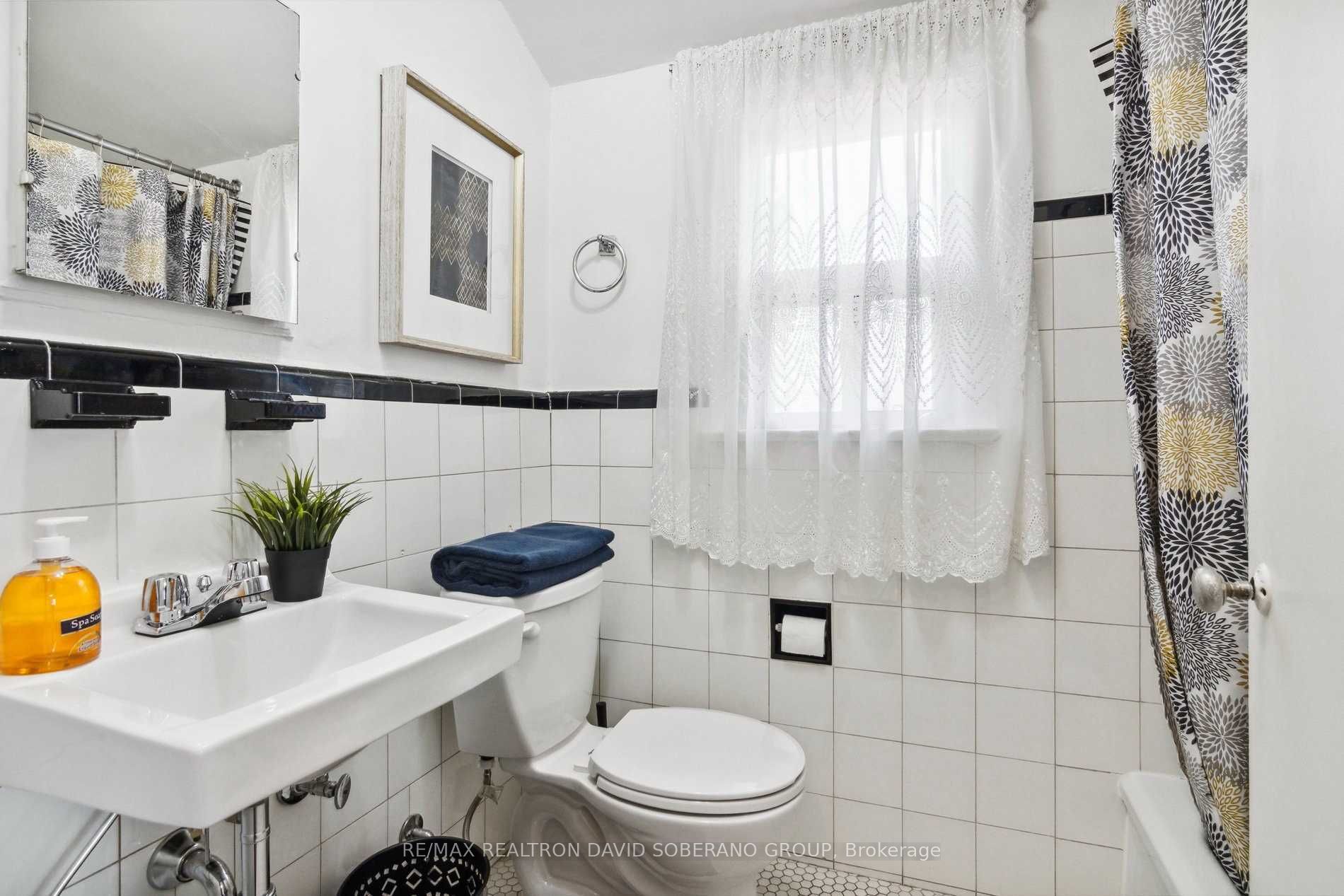 95 Collinson Blvd, Toronto, ON M3H3C2 | 3 Bedroom 2 Bathroom Detached House | Image 32