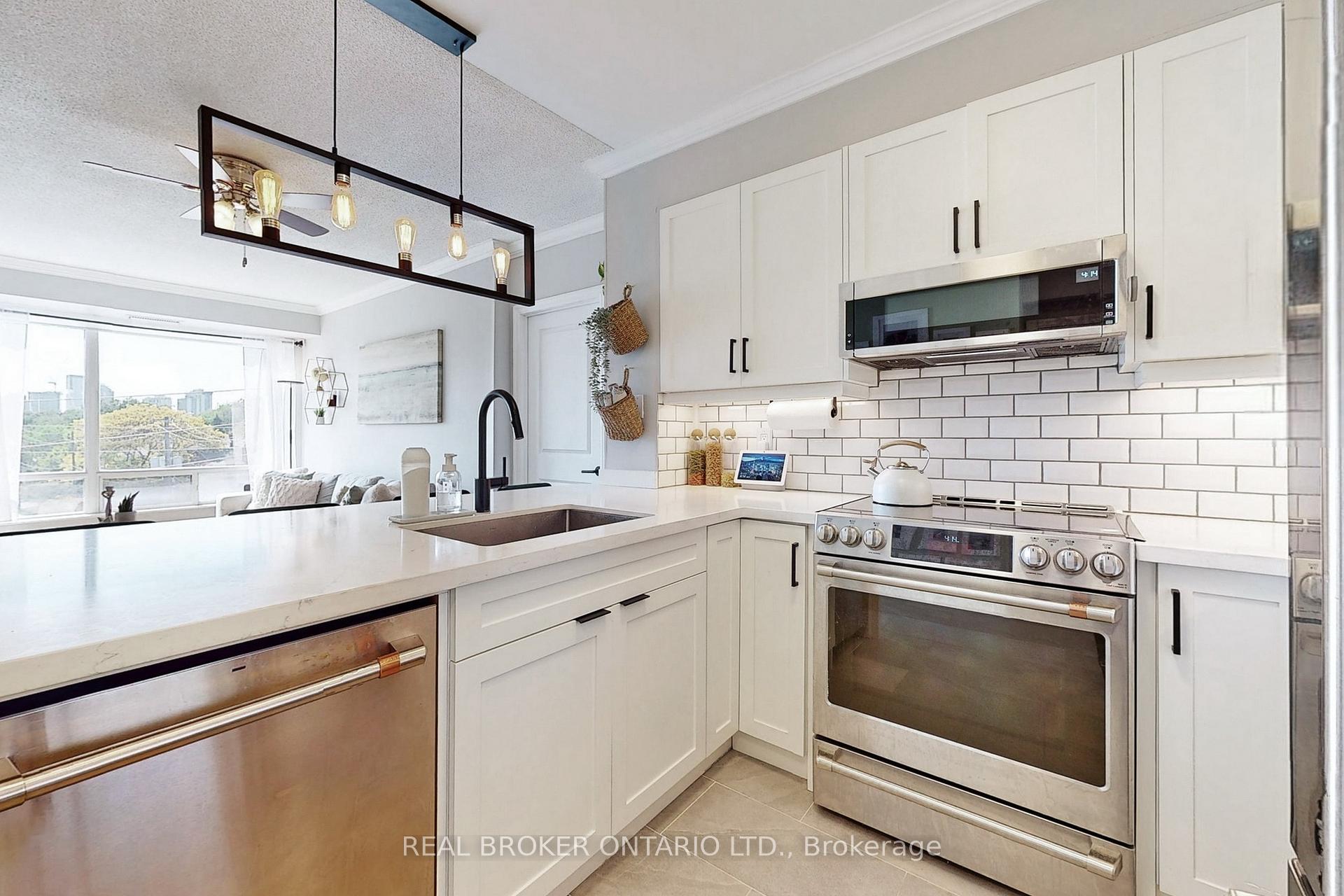 #505 - 1801 Bayview Ave, Toronto, ON M4G4K2 | 2 Bedroom 2 Bathroom Condo Apt | Image 2