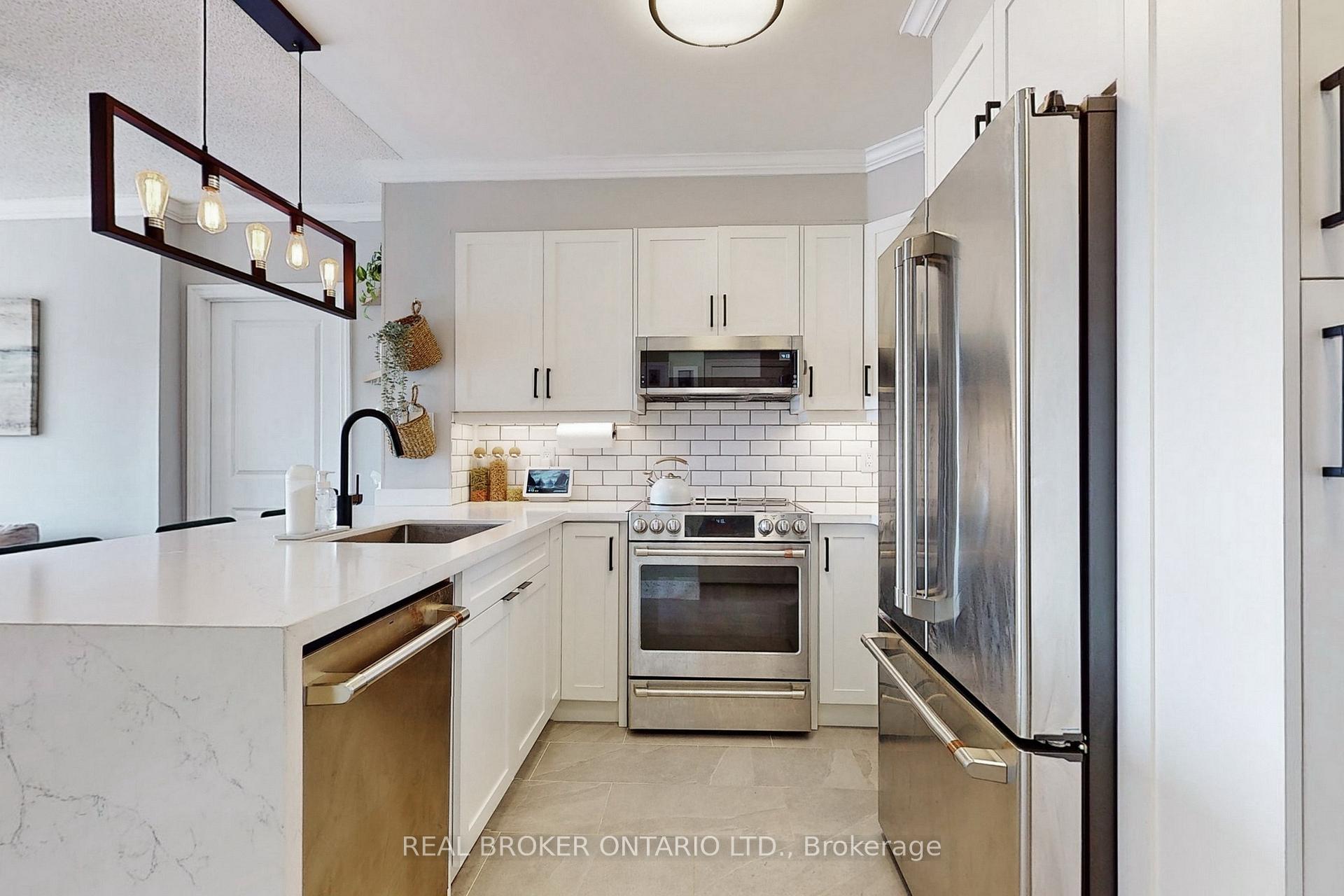 #505 - 1801 Bayview Ave, Toronto, ON M4G4K2 | 2 Bedroom 2 Bathroom Condo Apt | Image 3