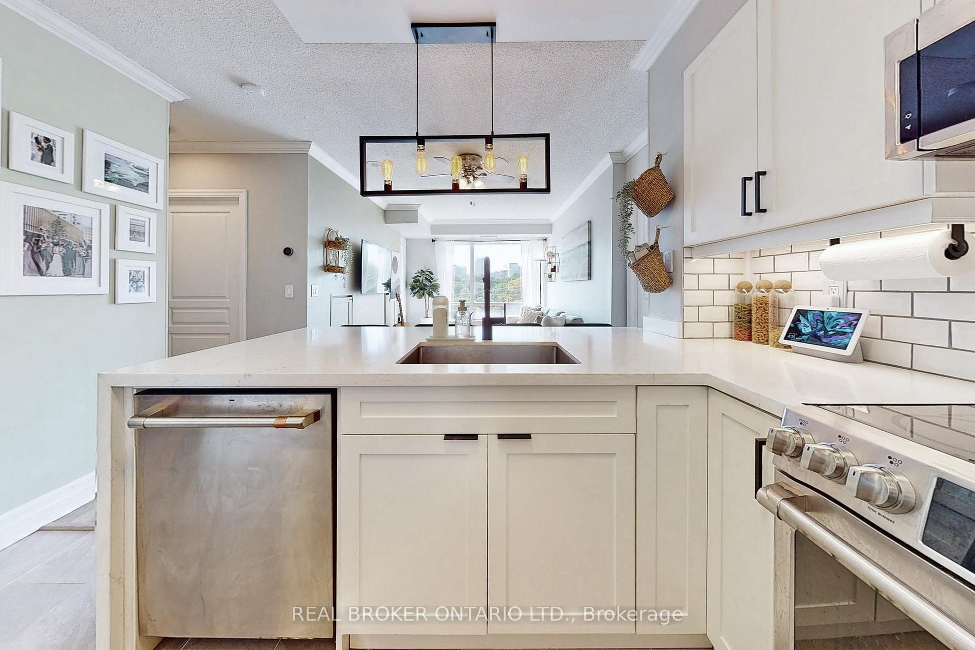 #505 - 1801 Bayview Ave, Toronto, ON M4G4K2 | 2 Bedroom 2 Bathroom Condo Apt | Image 4