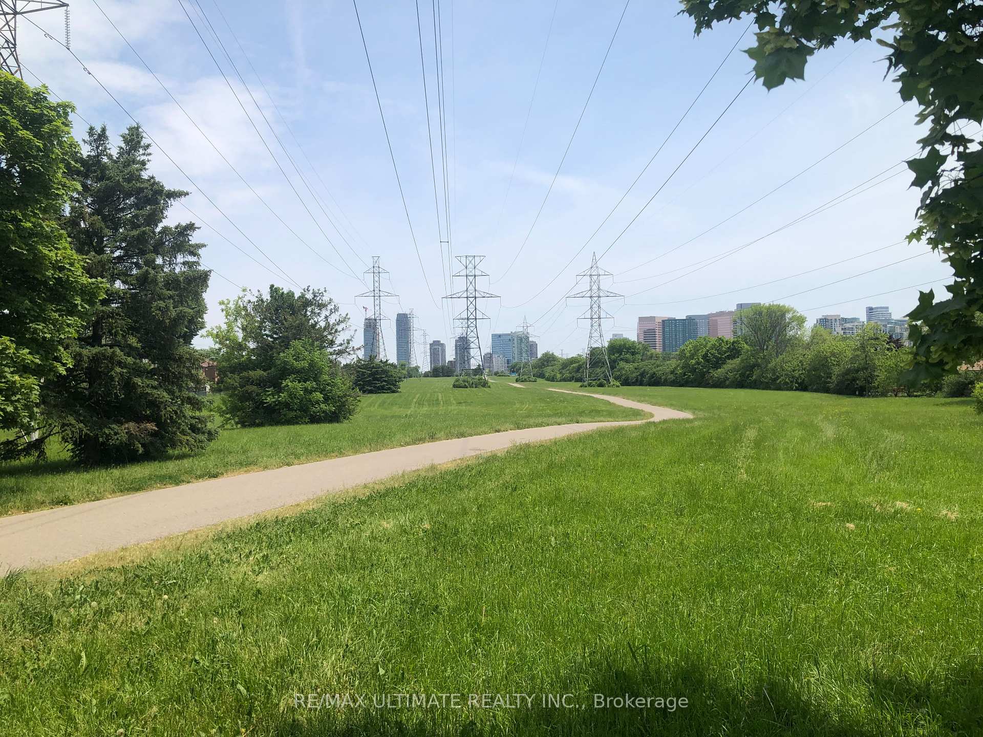 51 Charlton Blvd, Toronto, ON M2M1C1 | 4 Bedroom 4 Bathroom Detached House | Image 10