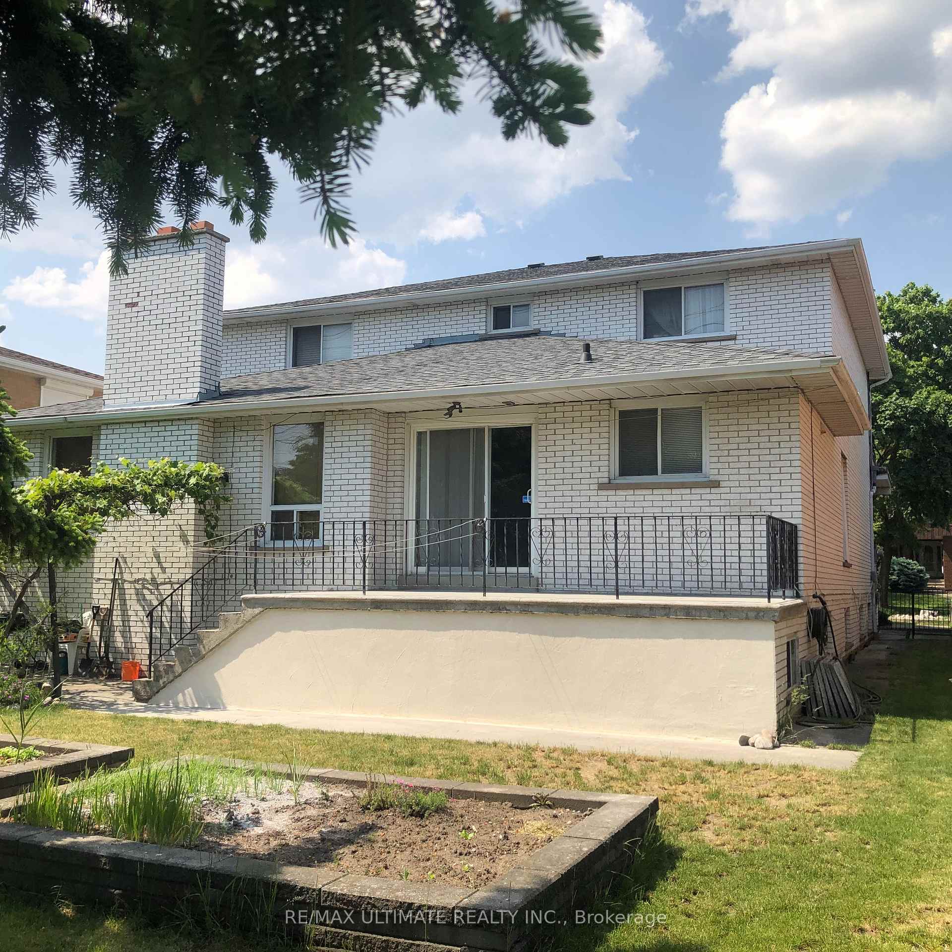51 Charlton Blvd, Toronto, ON M2M1C1 | 4 Bedroom 4 Bathroom Detached House | Image 6