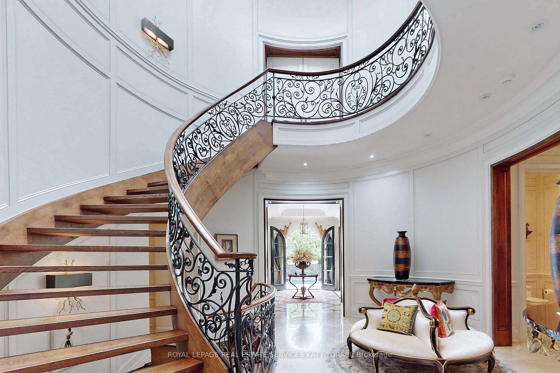 26 Lauderdale Dr, Toronto, ON M2L2A9 | 4 Bedroom 10 Bathroom Detached House | Image 10