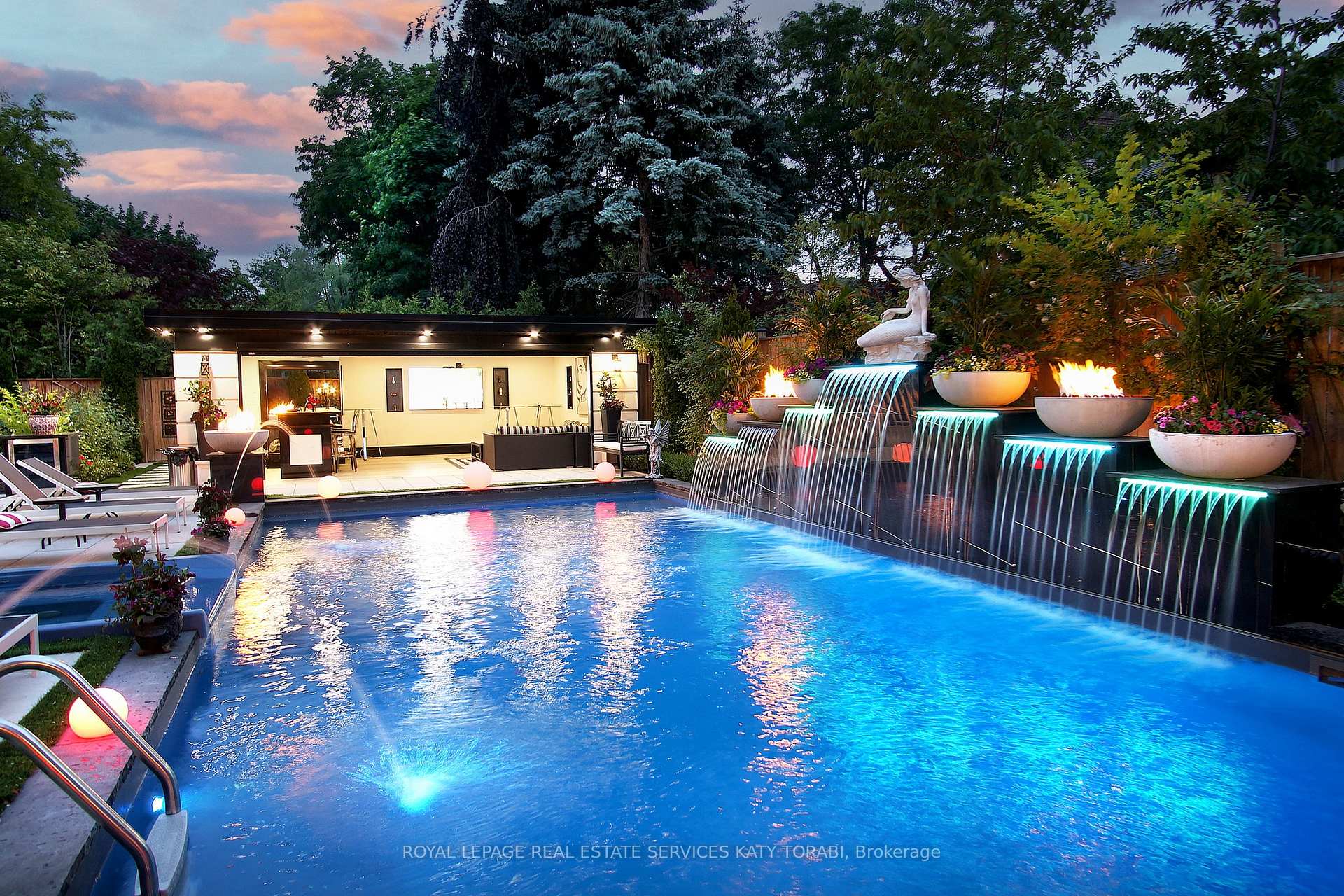 26 Lauderdale Dr, Toronto, ON M2L2A9 | 4 Bedroom 10 Bathroom Detached House | Image 2