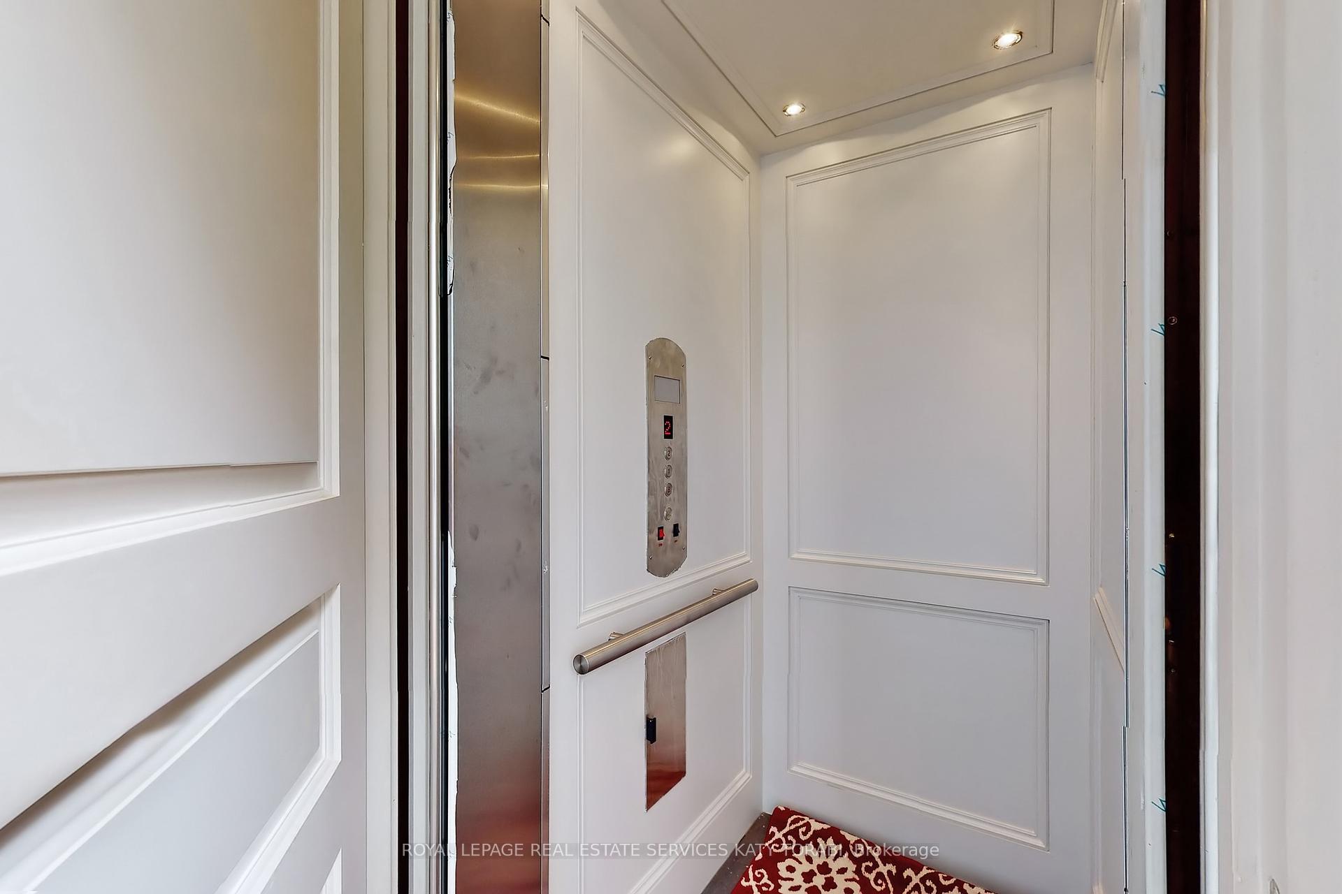 26 Lauderdale Dr, Toronto, ON M2L2A9 | 4 Bedroom 10 Bathroom Detached House | Image 21