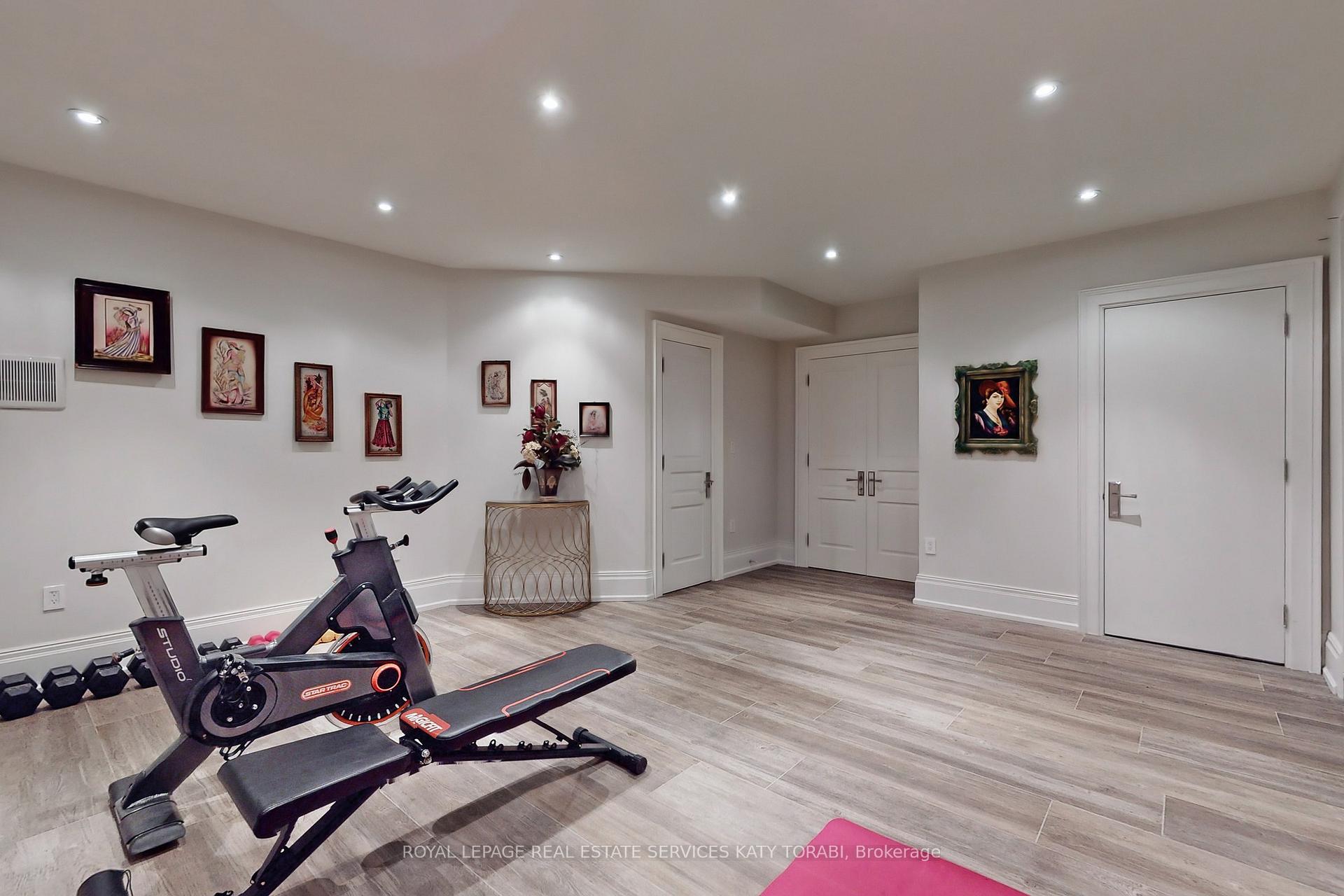 26 Lauderdale Dr, Toronto, ON M2L2A9 | 4 Bedroom 10 Bathroom Detached House | Image 35