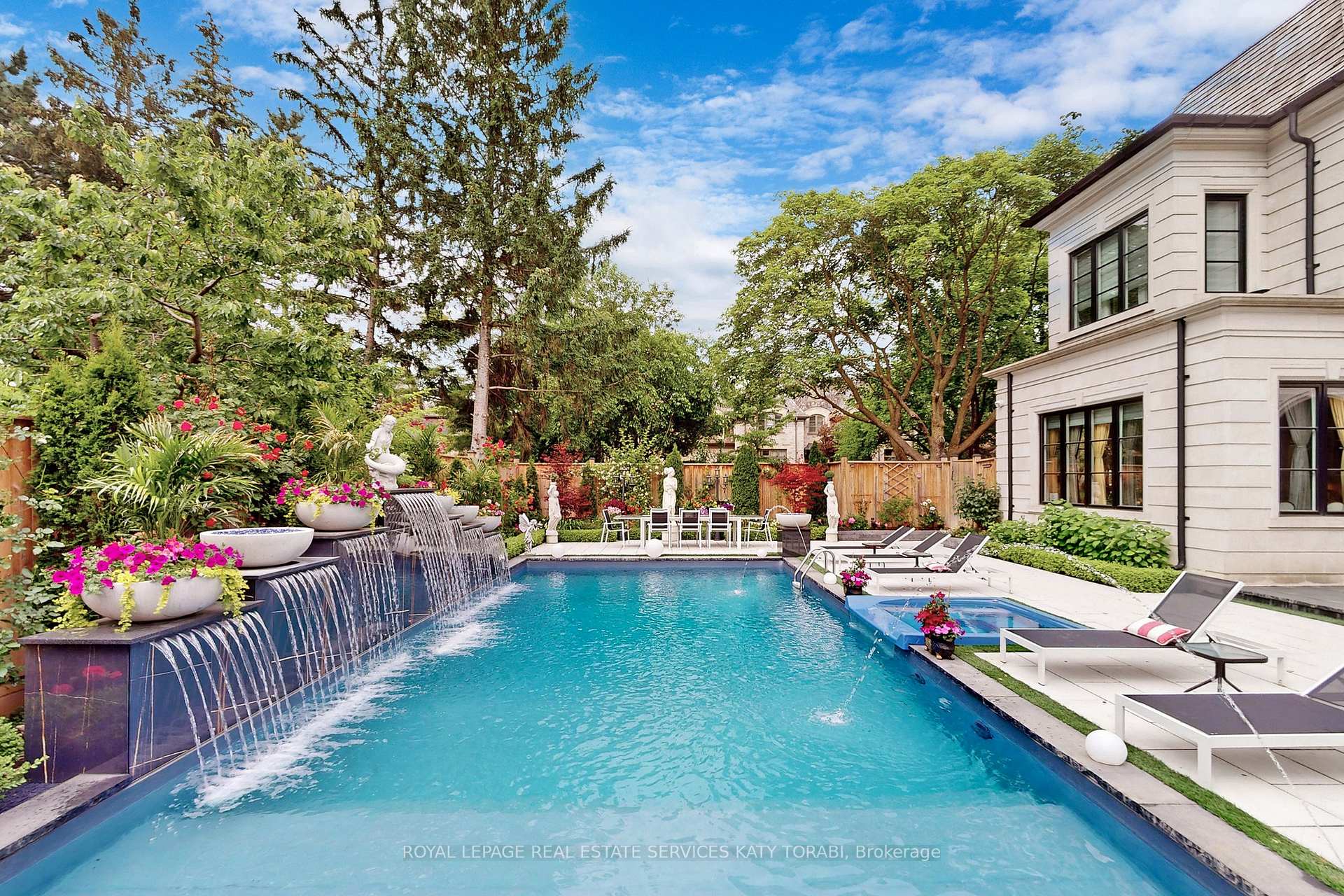 26 Lauderdale Dr, Toronto, ON M2L2A9 | 4 Bedroom 10 Bathroom Detached House | Image 36