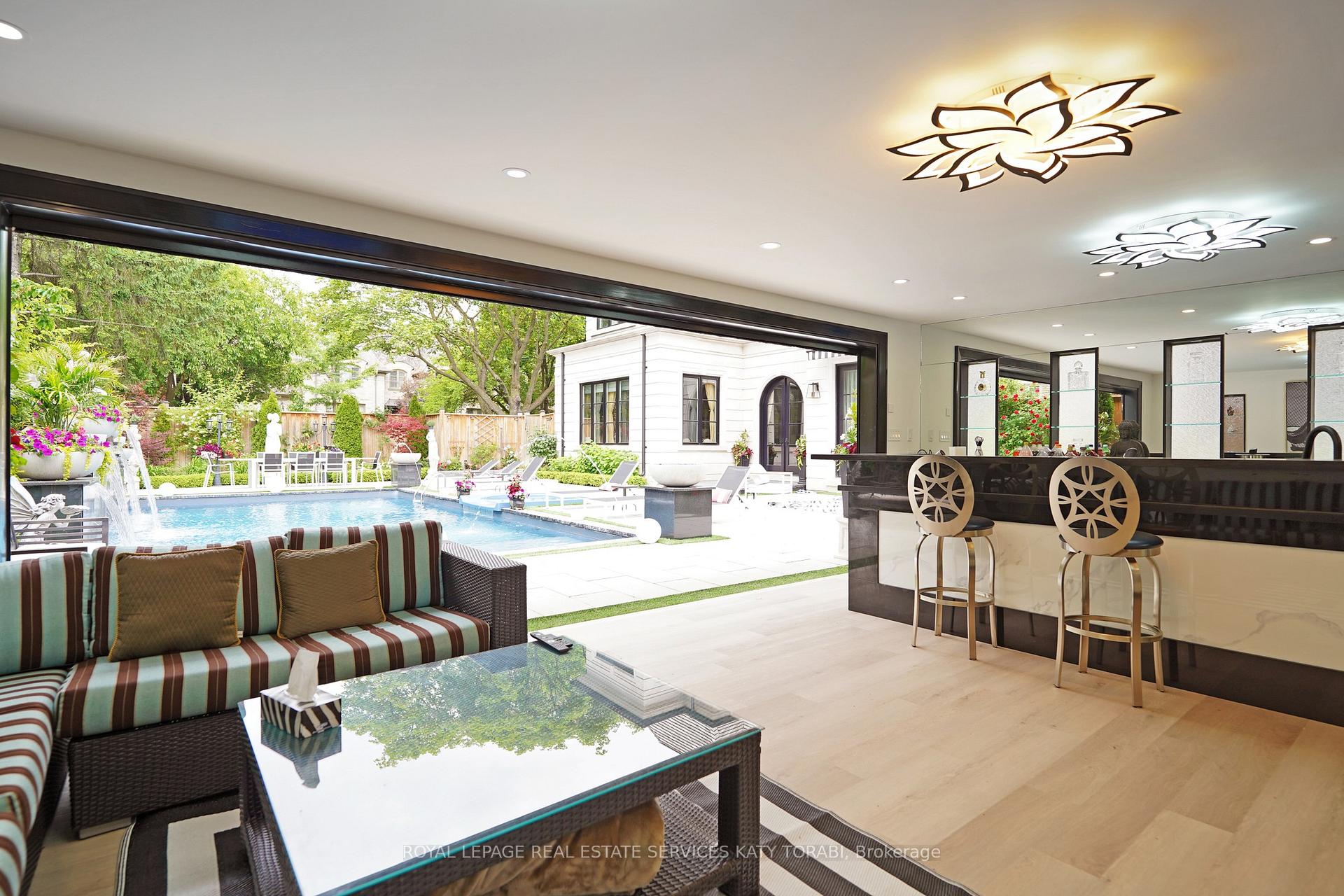 26 Lauderdale Dr, Toronto, ON M2L2A9 | 4 Bedroom 10 Bathroom Detached House | Image 37