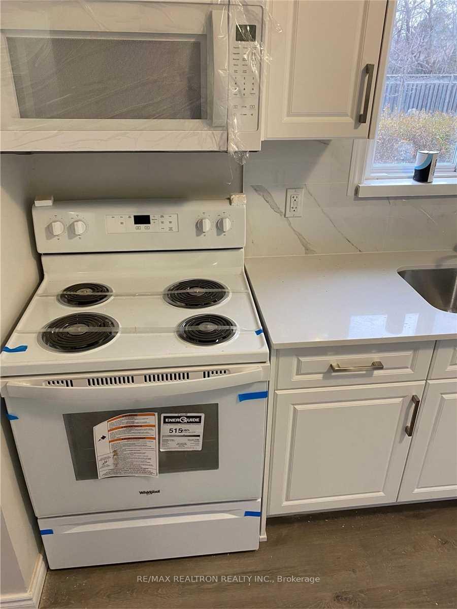 112 Clanton Park Rd, Toronto, ON M3H2E3 | 3 Bedroom 3 Bathroom Detached House | Image 13