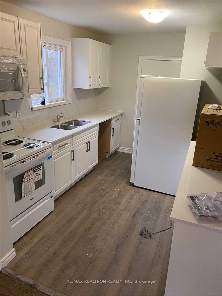 112 Clanton Park Rd, Toronto, ON M3H2E3 | 3 Bedroom 3 Bathroom Detached House | Image 14