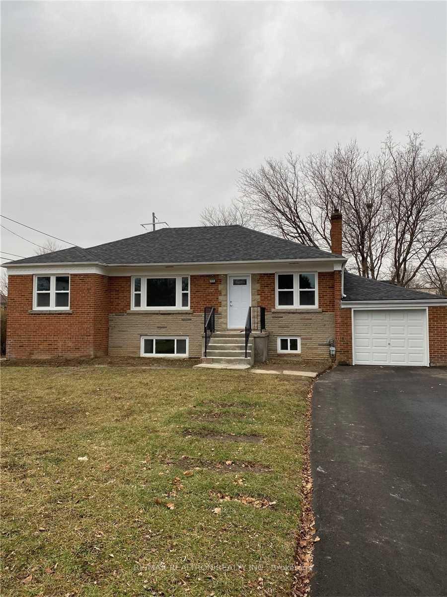 112 Clanton Park Rd, Toronto, ON M3H2E3 | 3 Bedroom 3 Bathroom Detached House | Image 2