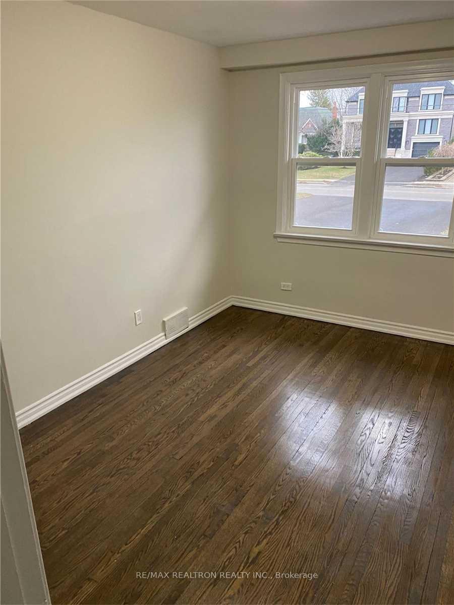 112 Clanton Park Rd, Toronto, ON M3H2E3 | 3 Bedroom 3 Bathroom Detached House | Image 4