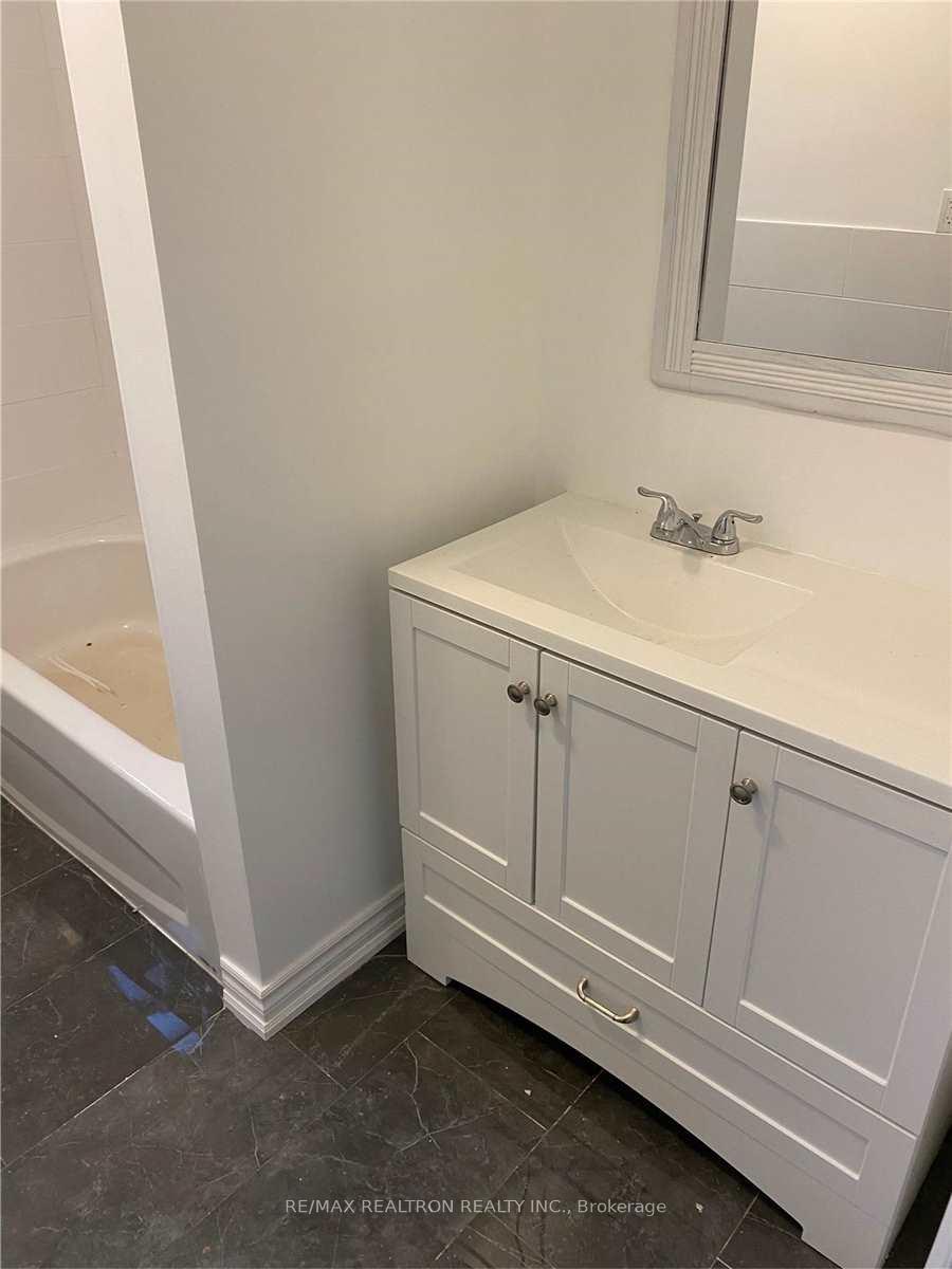 112 Clanton Park Rd, Toronto, ON M3H2E3 | 3 Bedroom 3 Bathroom Detached House | Image 6